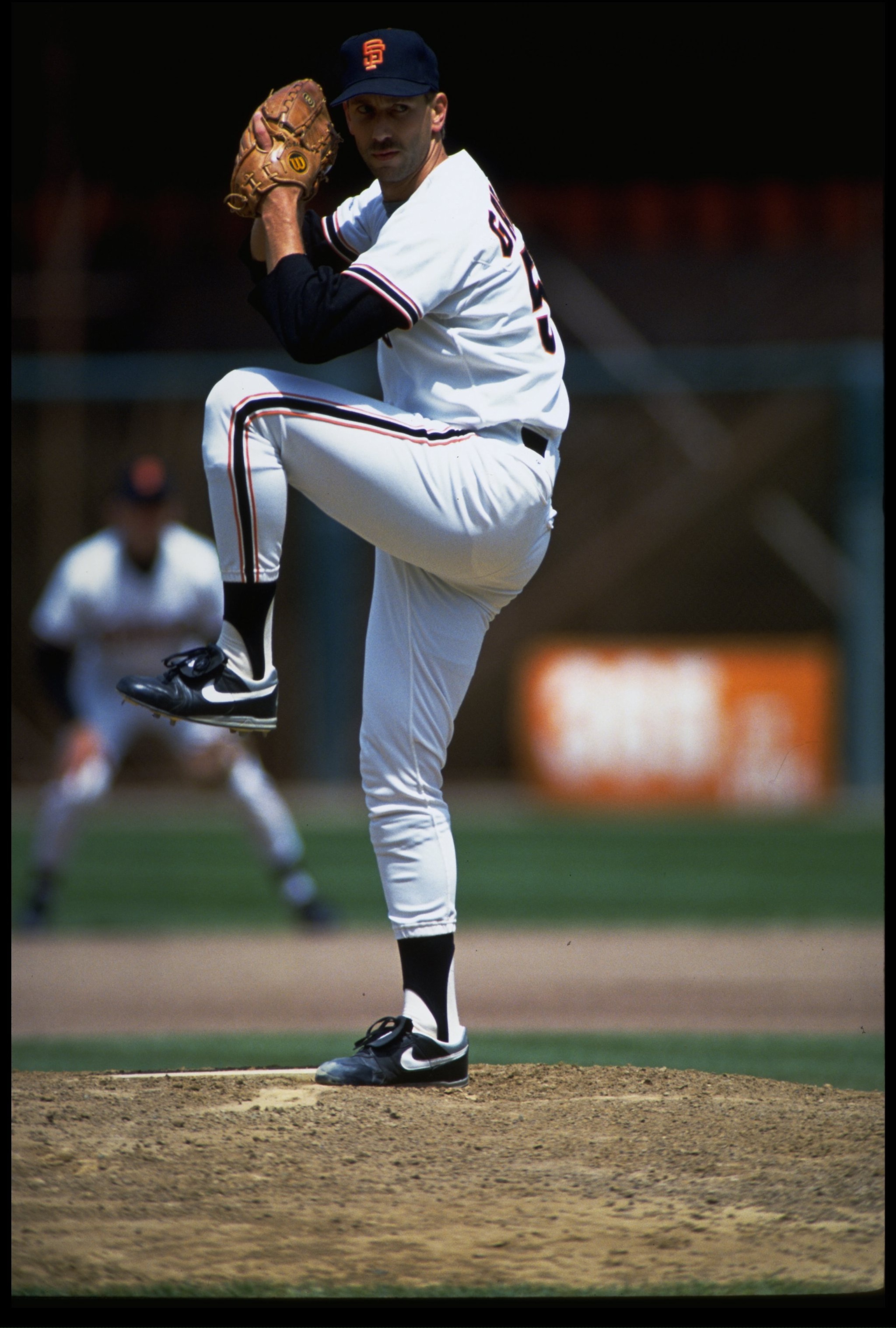 1990:  SAN FRANCISCO GIANTS PITCHER SCOTT GARRELTS WINDS UP TO PITCH DURING THE GIANTS GAME AT CANDLESTICK PARK IN SAN FRANCISCO, CALIFORNIA.