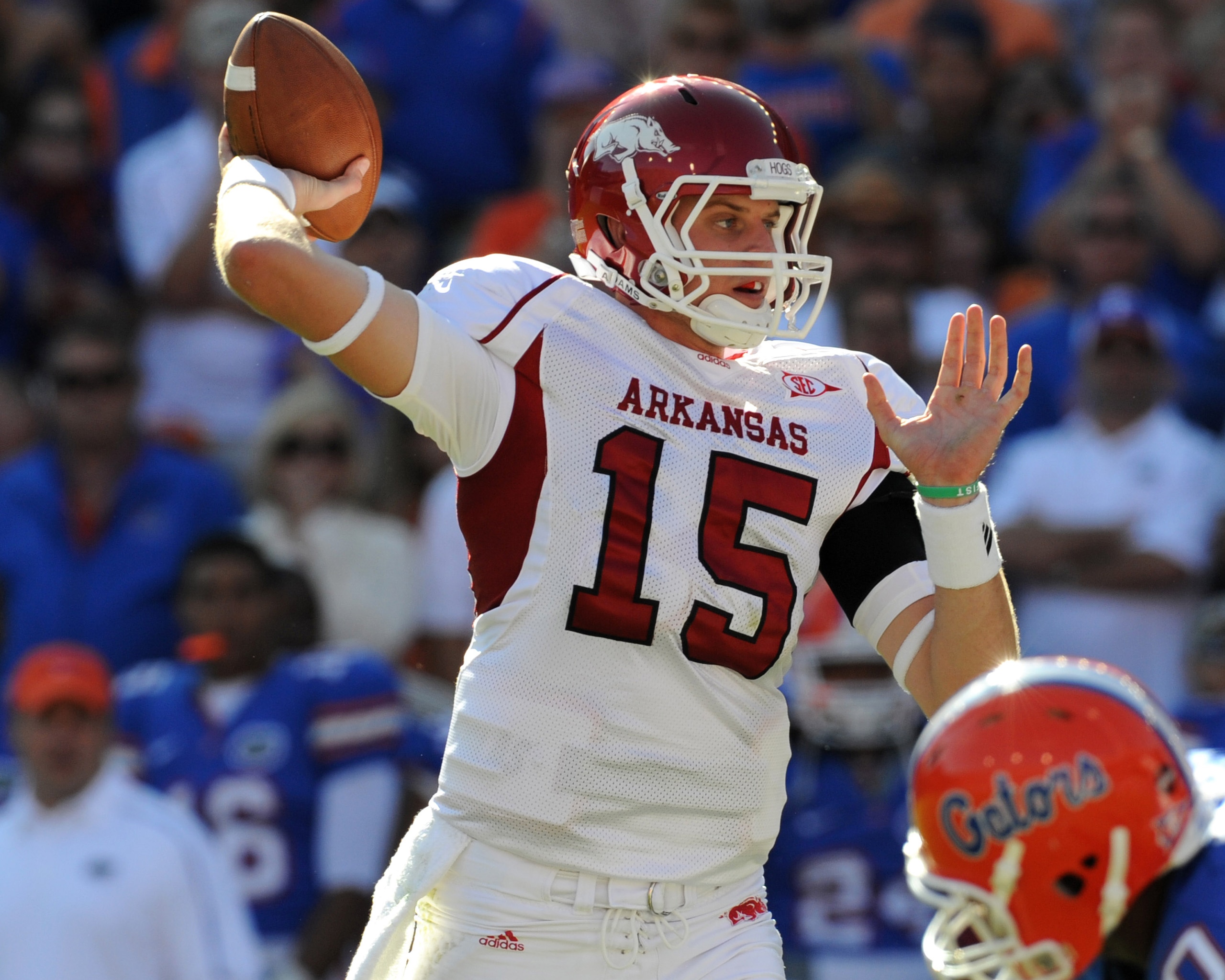 GAINESVILLE, FL - OCTOBER 17: Quarterback Ryan Mallett #15 of the Arkansas Razorbacks sets to pass against the Florida Gators October 17, 2009 at Ben Hill Griffin Stadium in Gainesville, Florida.  (Photo by Al Messerschmidt/Getty Images)
