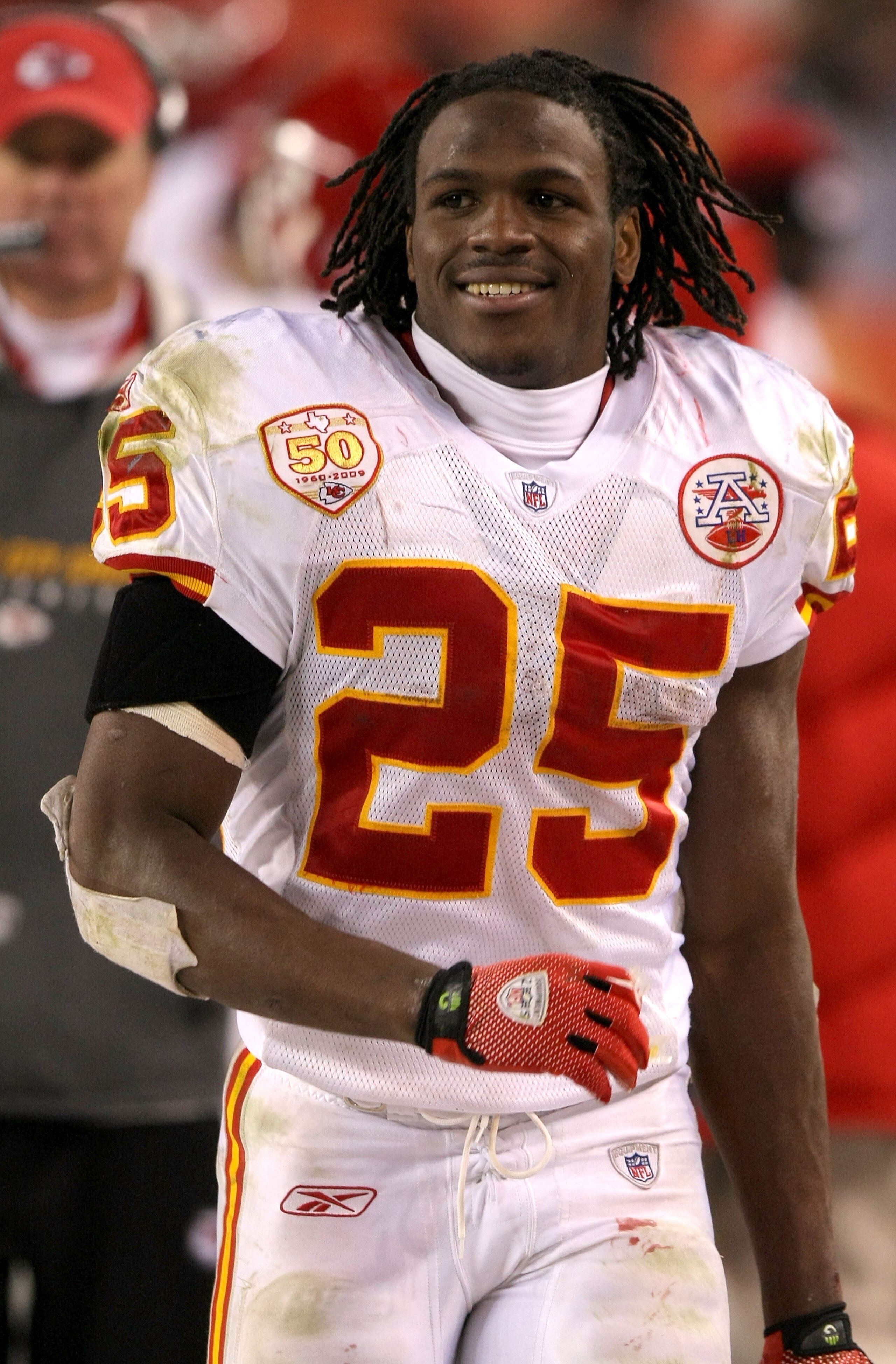 DENVER - JANUARY 03: Jamaal Charles #25 of the Kansas City Chiefs looks on from the sidelines against the Denver Broncos during NFL action at Invesco Field at Mile High on January 3, 2010 in Denver, Colorado. (Photo by Doug Pensinger/Getty Images)
