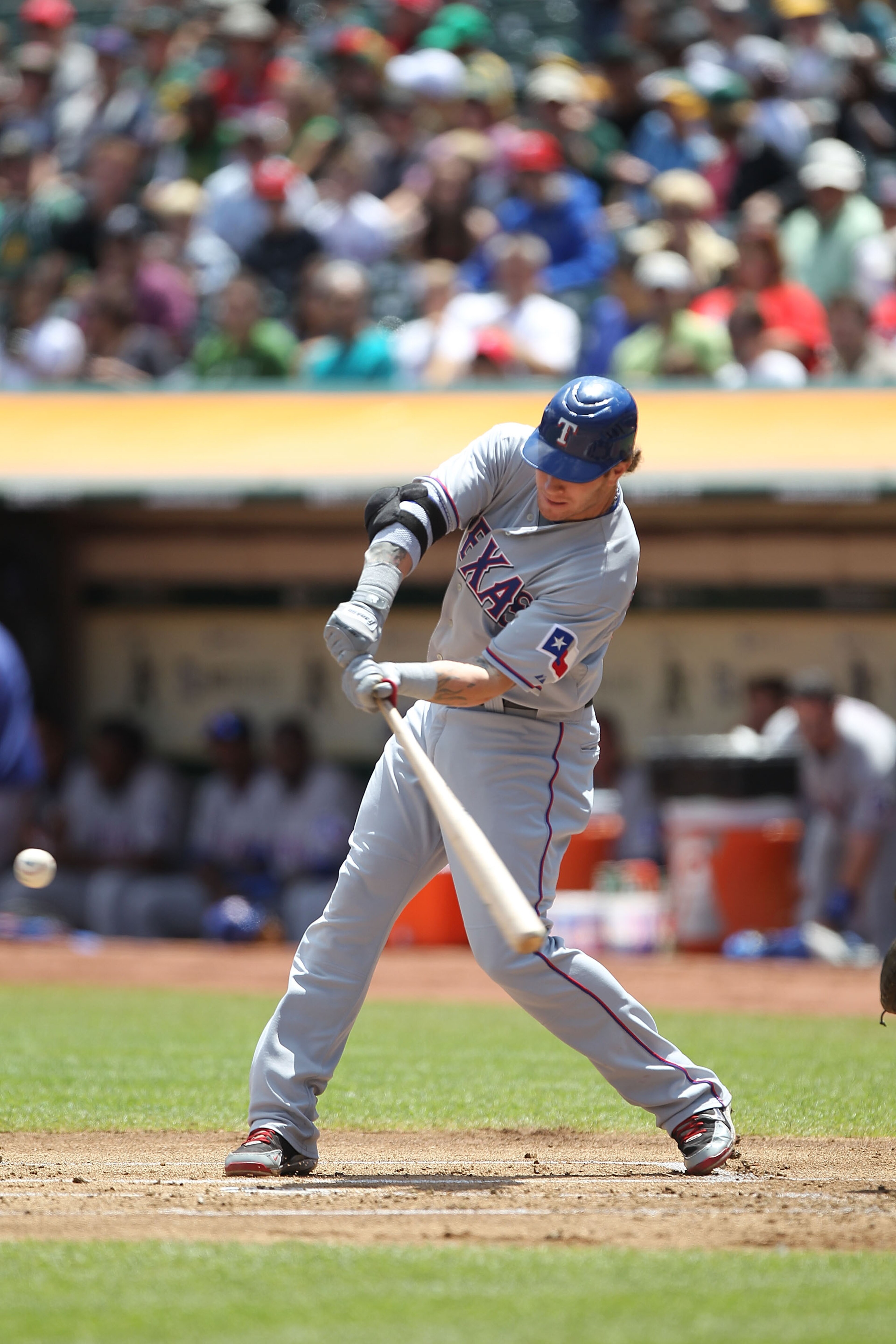 OAKLAND, CA - AUGUST 08:  Josh Hamilton #32 of the Texas Rangers bats against the Oakland Athletics during an MLB game at the Oakland-Alameda County Coliseum on August 8, 2010 in Oakland, California.  (Photo by Jed Jacobsohn/Getty Images)