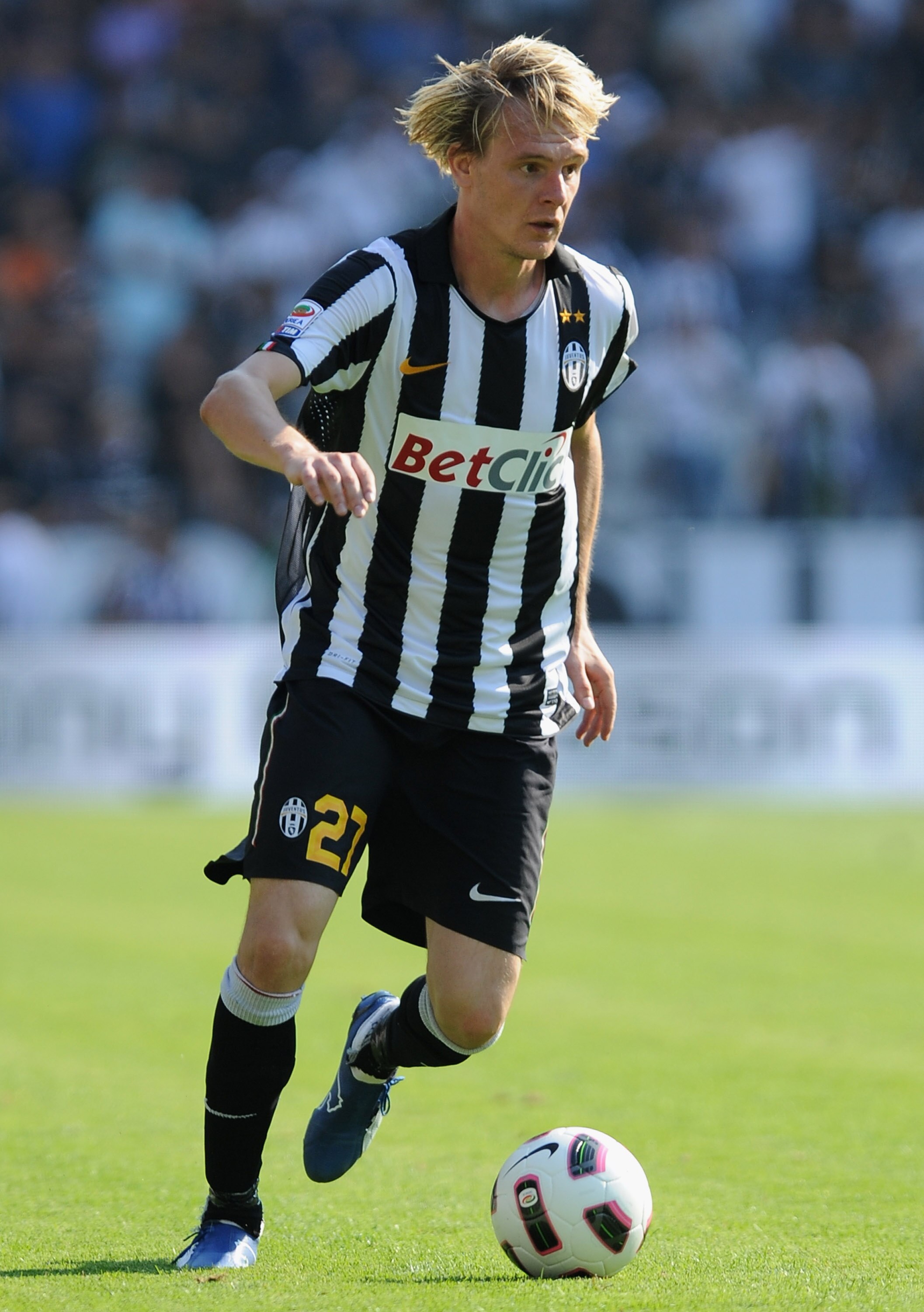TURIN, ITALY - SEPTEMBER 12:  Milos Krasic of Juventus FC in action during the Serie A match between Juventus FC and UC Sampdoria at Olimpico Stadium on September 12, 2010 in Turin, Italy.  (Photo by Valerio Pennicino/Getty Images)