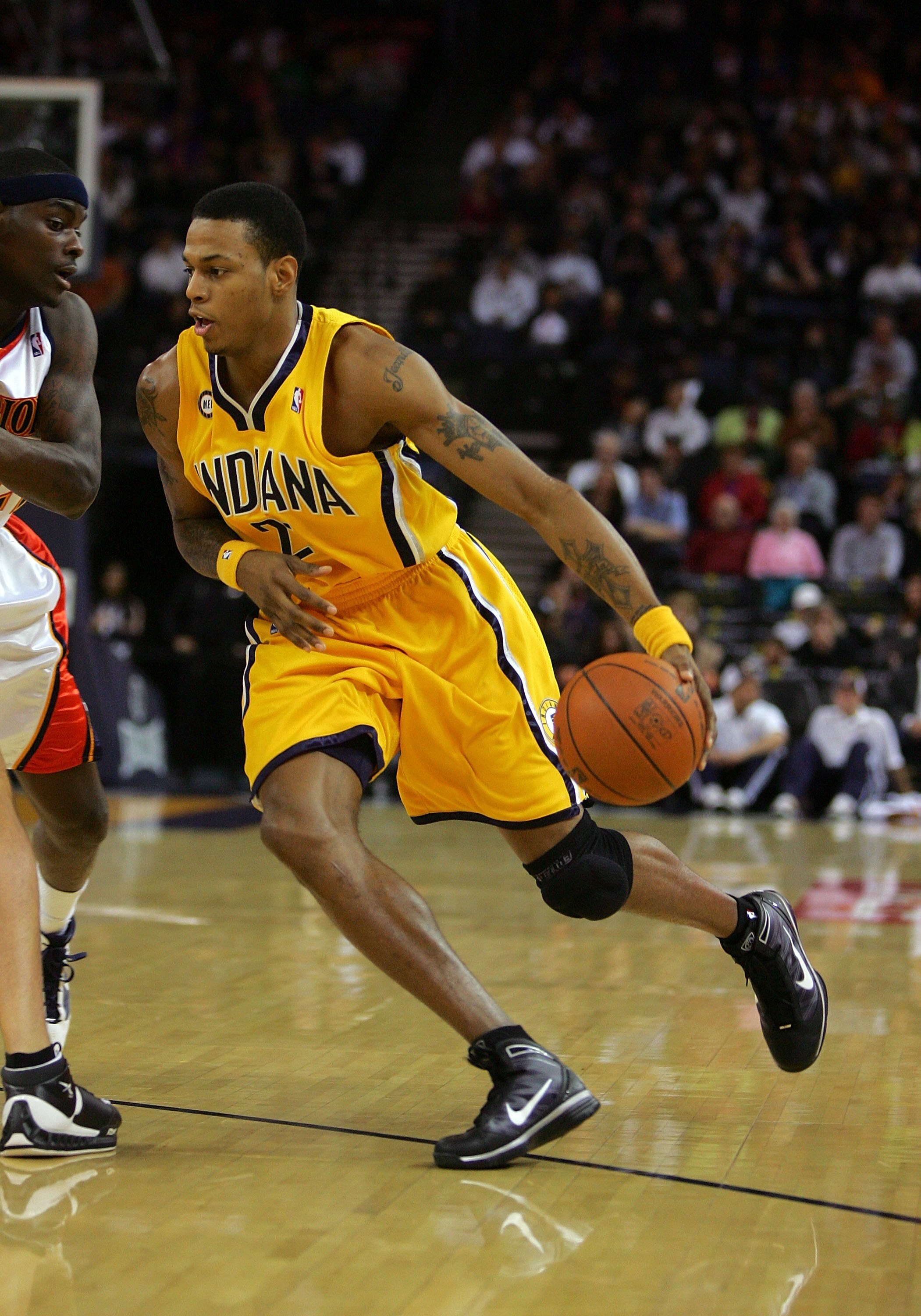 OAKLAND, CA - NOVEMBER 30:  Brandon Rush #25 of the Indiana Pacers in action during their game against the Golden State Warriors at Oracle Arena on November 30, 2009 in Oakland, California. NOTE TO USER: User expressly acknowledges and agrees that, by dow