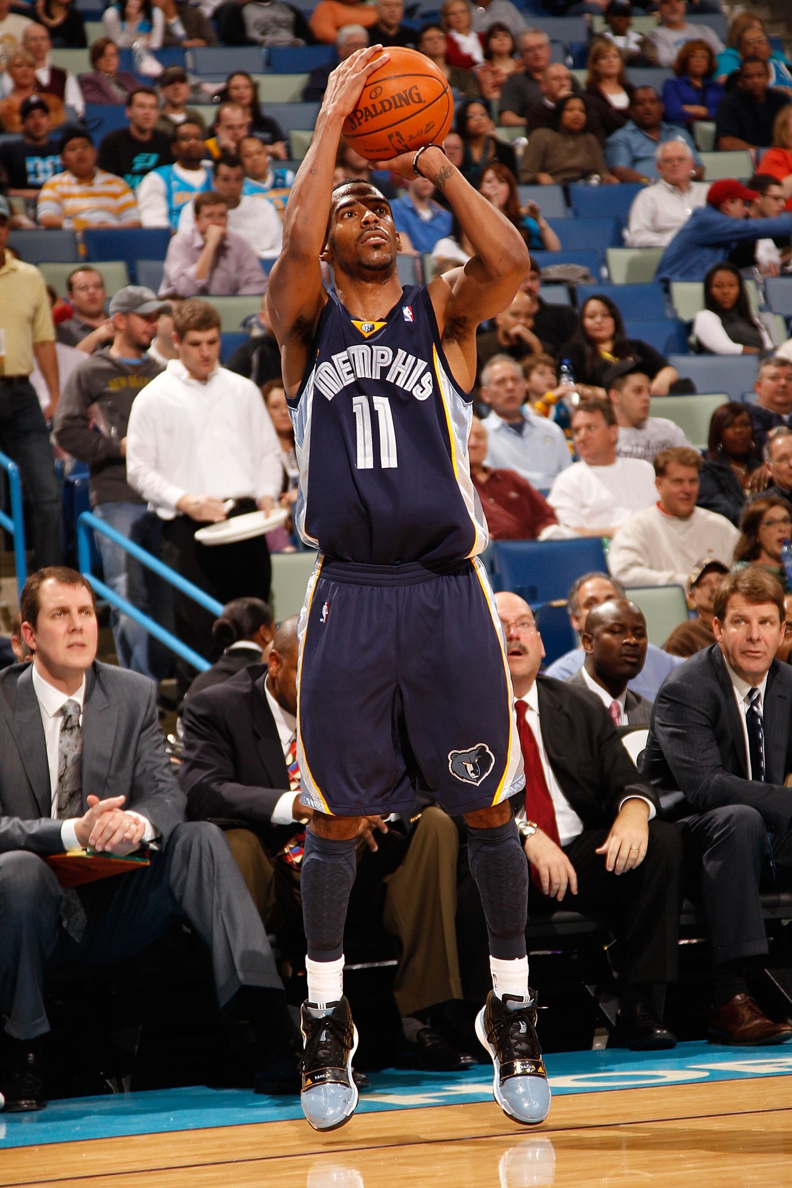 NEW ORLEANS - JANUARY 20:  Mike Conley #11 of the Memphis Grizzlies shoots the ball against the New Orleans Hornets at the New Orleans Arena on January 20, 2010 in New Orleans, Louisiana.  NOTE TO USER: User expressly acknowledges and agrees that, by down