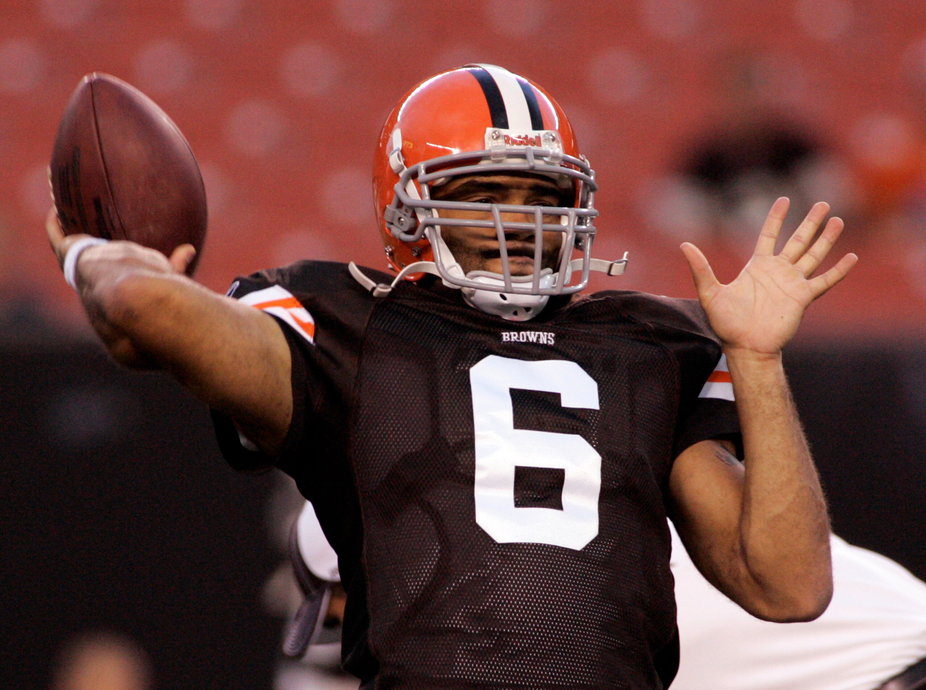 CLEVELAND - SEPTEMBER 2: Seneca Wallace #6 of the Cleveland Browns warms up before the preseason game against the Chicago Bears on September 2, 2010 at Cleveland Browns Stadium in Cleveland, Ohio. The Browns defeated the Bears 13-10. (Photo by Justin K. A