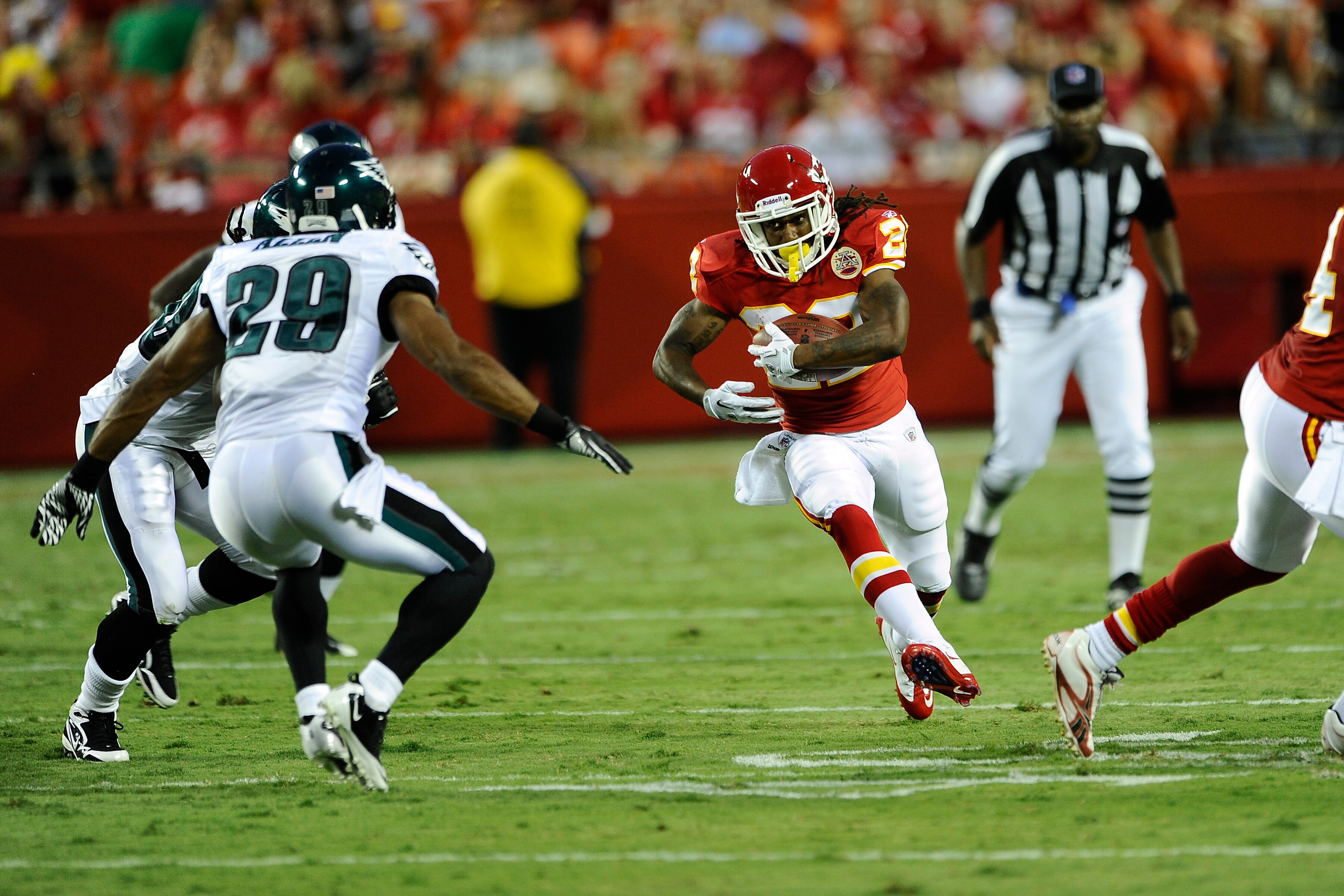 KANSAS CITY, MO - AUGUST 27: Dexter McCluster #22 of the Kansas City Chiefs runs for yardage against the Philadelphia Eagles during a preseason game at Arrowhead Stadium on August 27, 2010 in Kansas City, Missouri.  (Photo by G. Newman Lowrance/Getty Imag