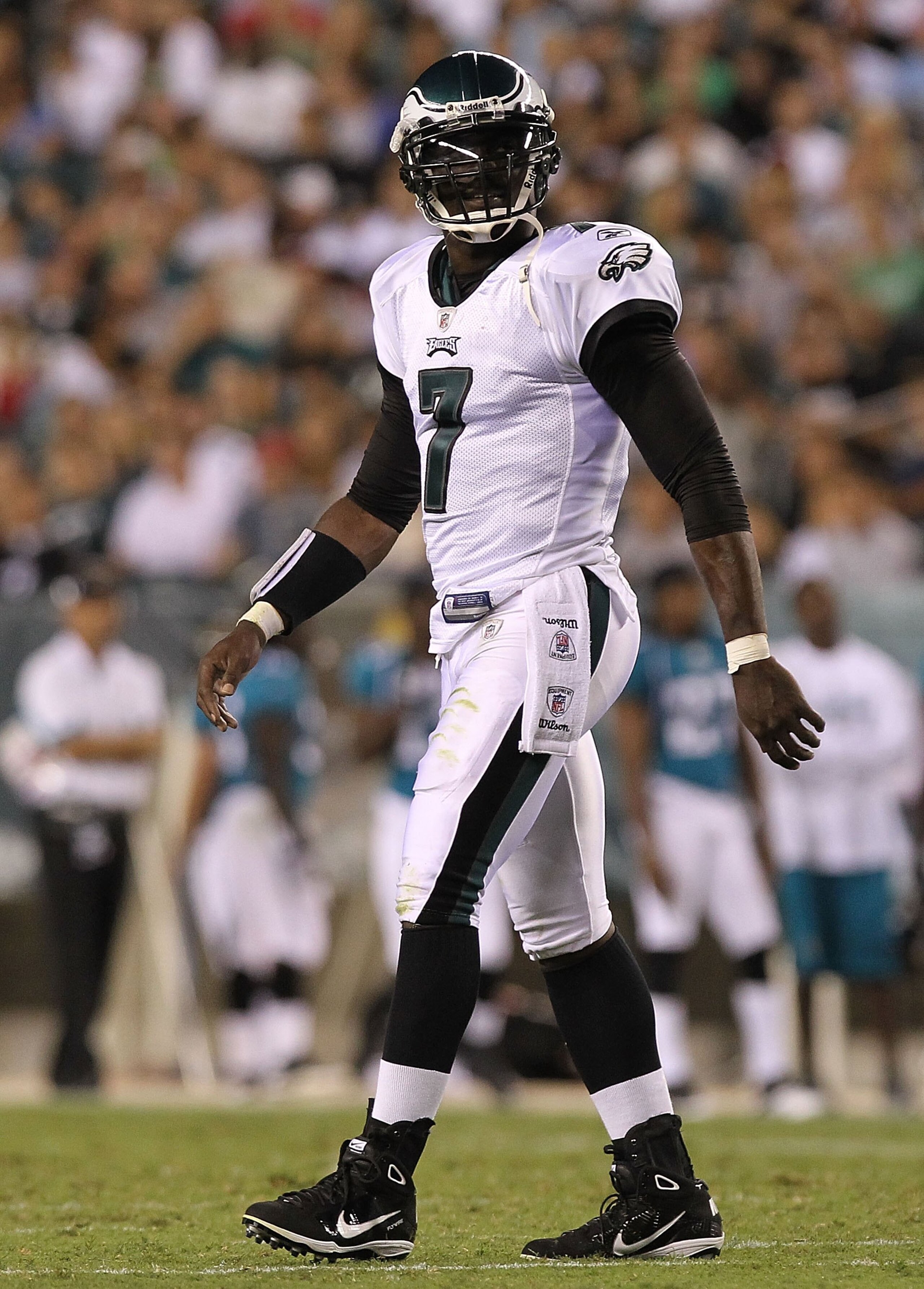 PHILADELPHIA - AUGUST 13:  Michael Vick #7 of the Philadelphia Eagles walks to the sideline against the Jacksonville Jaguars during their preseason game at Lincoln Financial Field on August 13, 2010 in Philadelphia, Pennsylvania.  (Photo by Nick Laham/Get