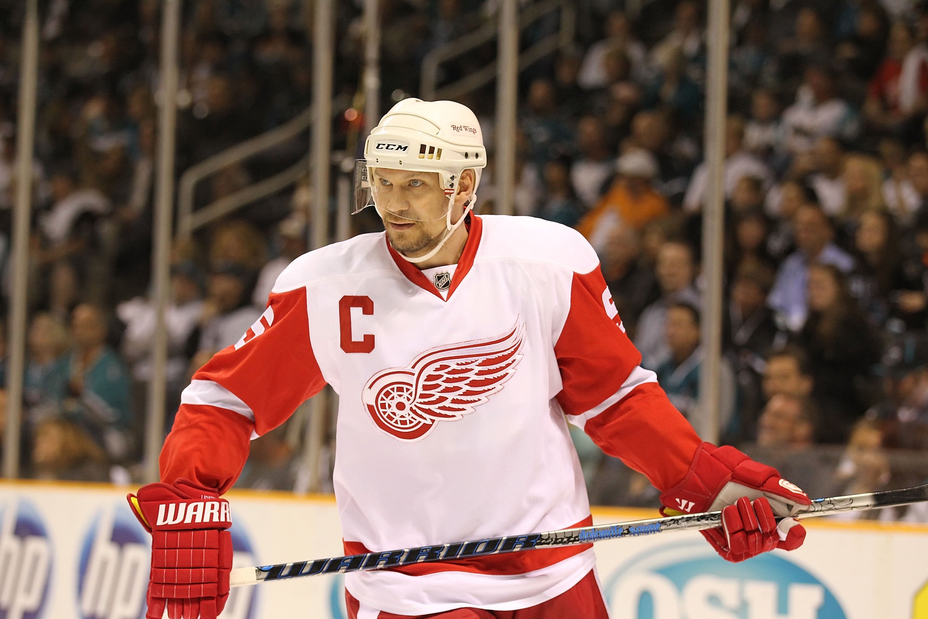 SAN JOSE, CA - MAY 08:  Nicklas Lidstrom #5 of the Detroit Red Wings looks on agaisnt the San Jose Sharks in Game Five of the Western Conference Semifinals during the 2010 NHL Stanley Cup Playoffs at HP Pavilion on May 8, 2010 in San Jose, California.  (P