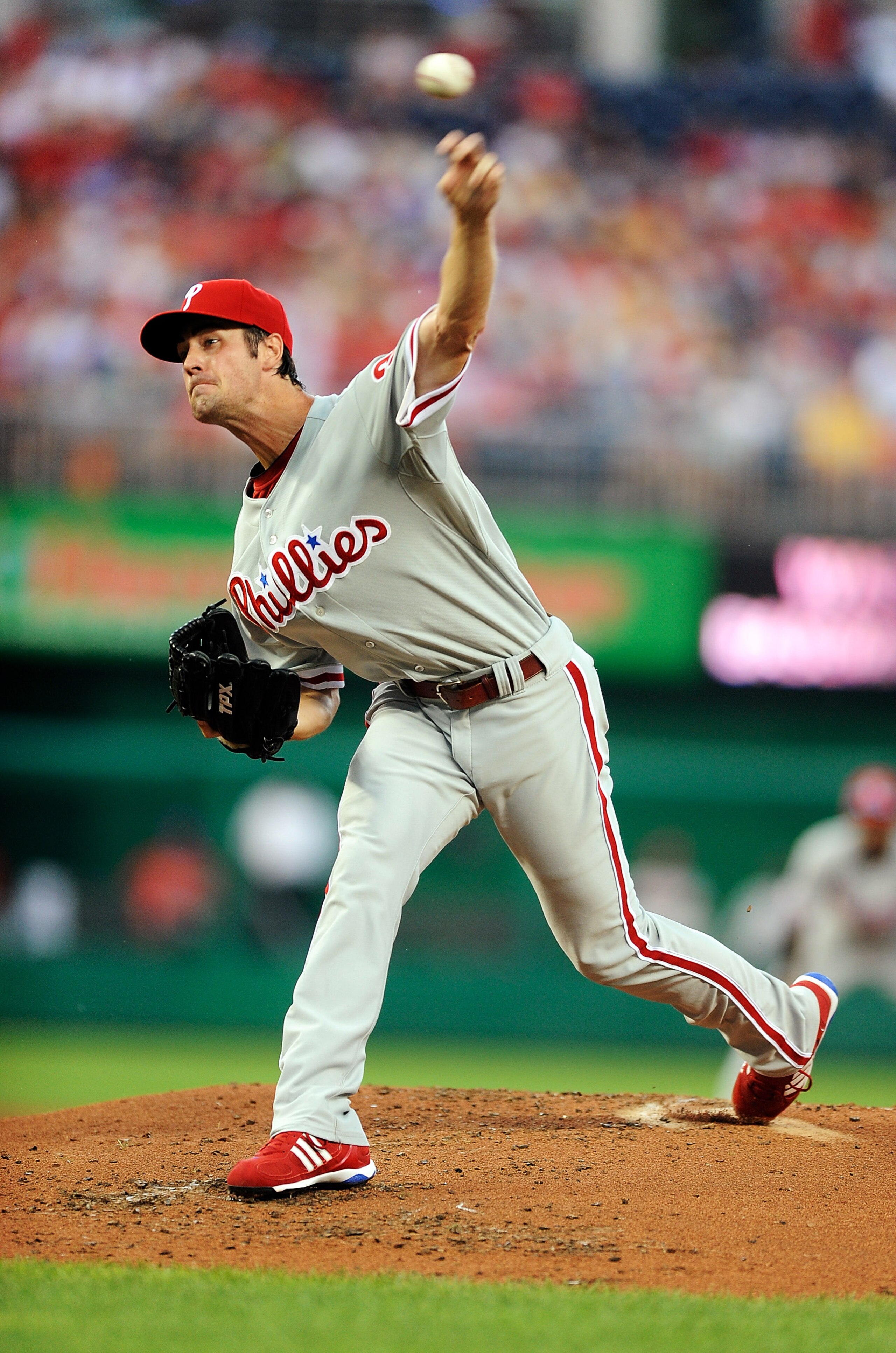 WASHINGTON - AUGUST 01:  Cole Hamels #35 of the Philadelphia Phillies pitches against the Washington Nationals at Nationals Park on August 1, 2010 in Washington, DC.  (Photo by Greg Fiume/Getty Images)