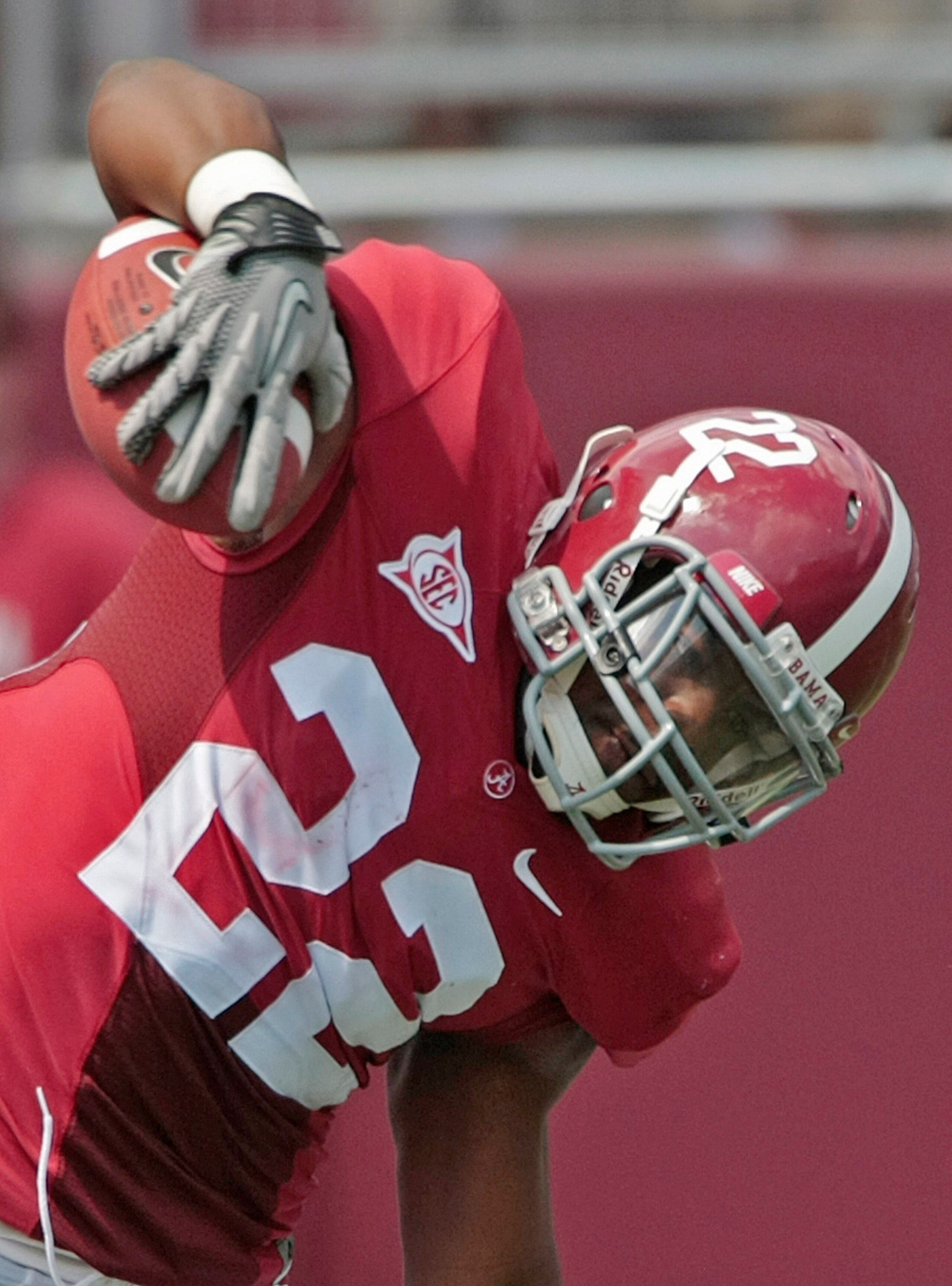 TUSCALOOSA, AL - APRIL 17: Heisman Trophy running back Mark Ingram #22 of the Alabama Crimson Tide runs during the Alabama spring game at Bryant Denny Stadium on April 17, 2010 in Tuscaloosa, Alabama. (Photo by Dave Martin/Getty Images)
