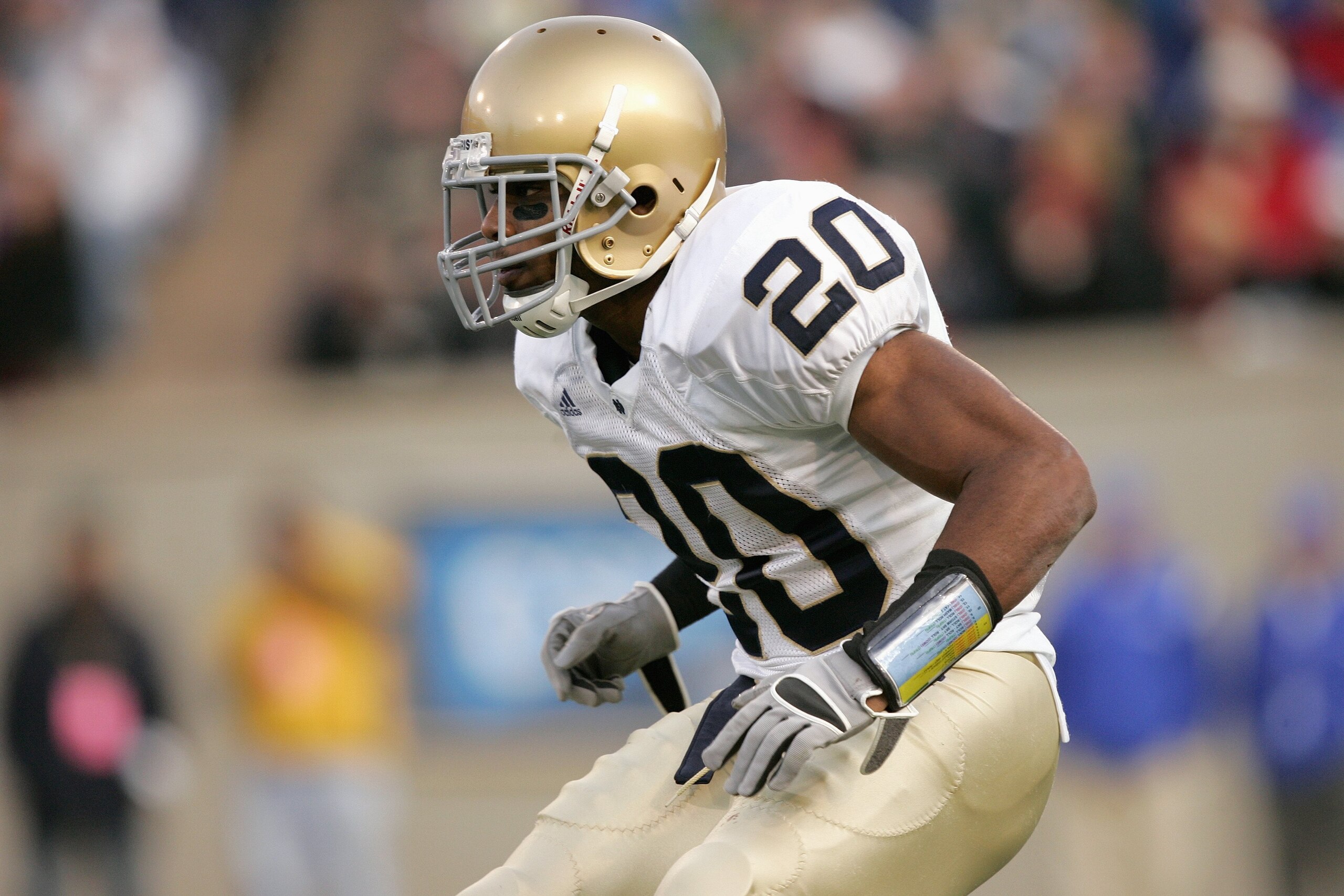AIR FORCE ACADEMY, CO - NOVEMBER 11: Terrail Lambert #20 of the Notre Dame Fighting Irish moves at the snap during the game against the Air Force Falcons on November 11, 2006 at Falcon Stadium on the Air Force Academy near Colorado Springs, Colorado.  (Ph