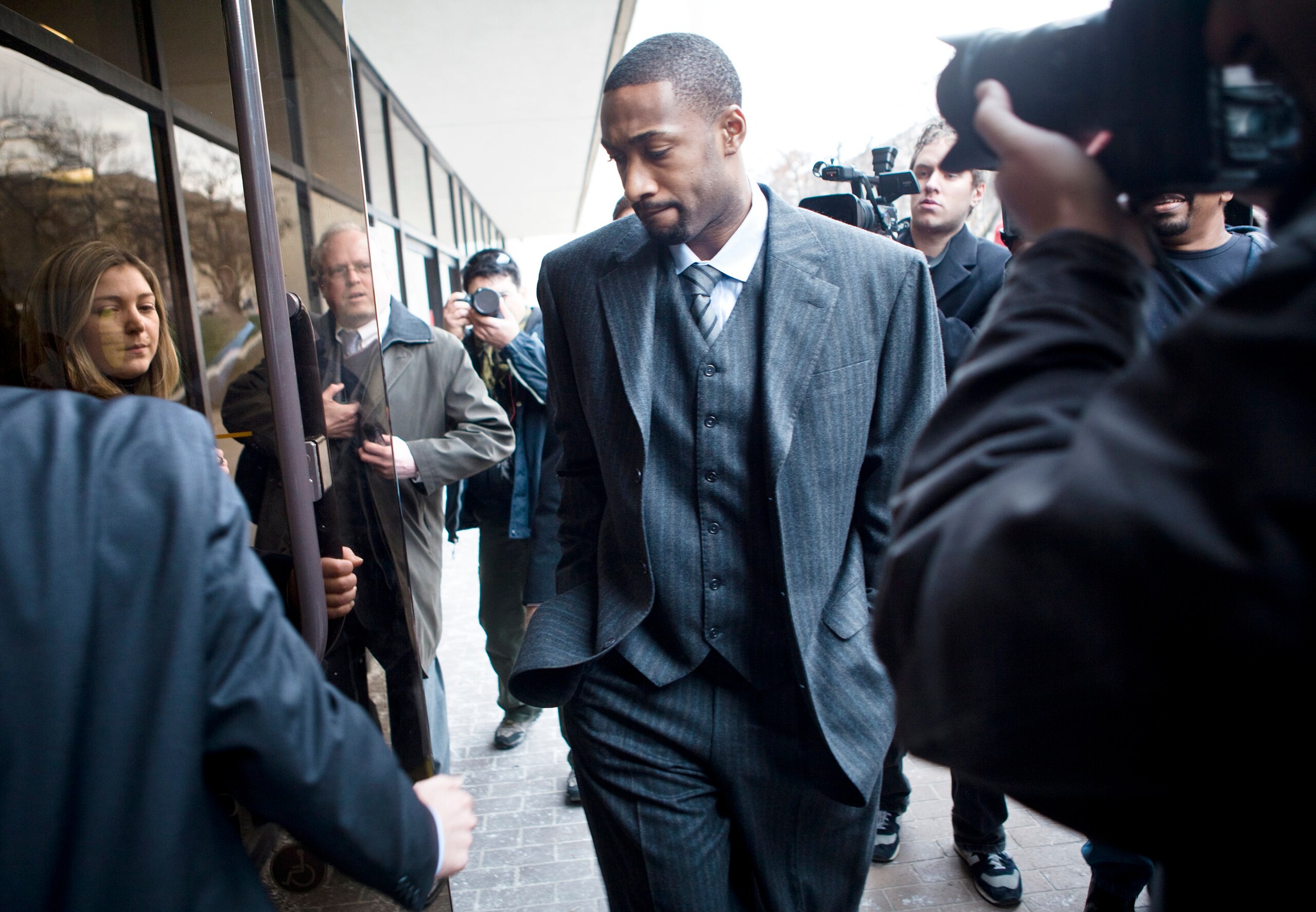 WASHINGTON -  JANUARY 15:  NBA player Gilbert Arenas arrives at District of Columbia Court January 15, 2010 in Washington, DC.  The Washington Wizards star was to appear in court to answer to felony charges for bringing gun into the Wizards locker room.  
