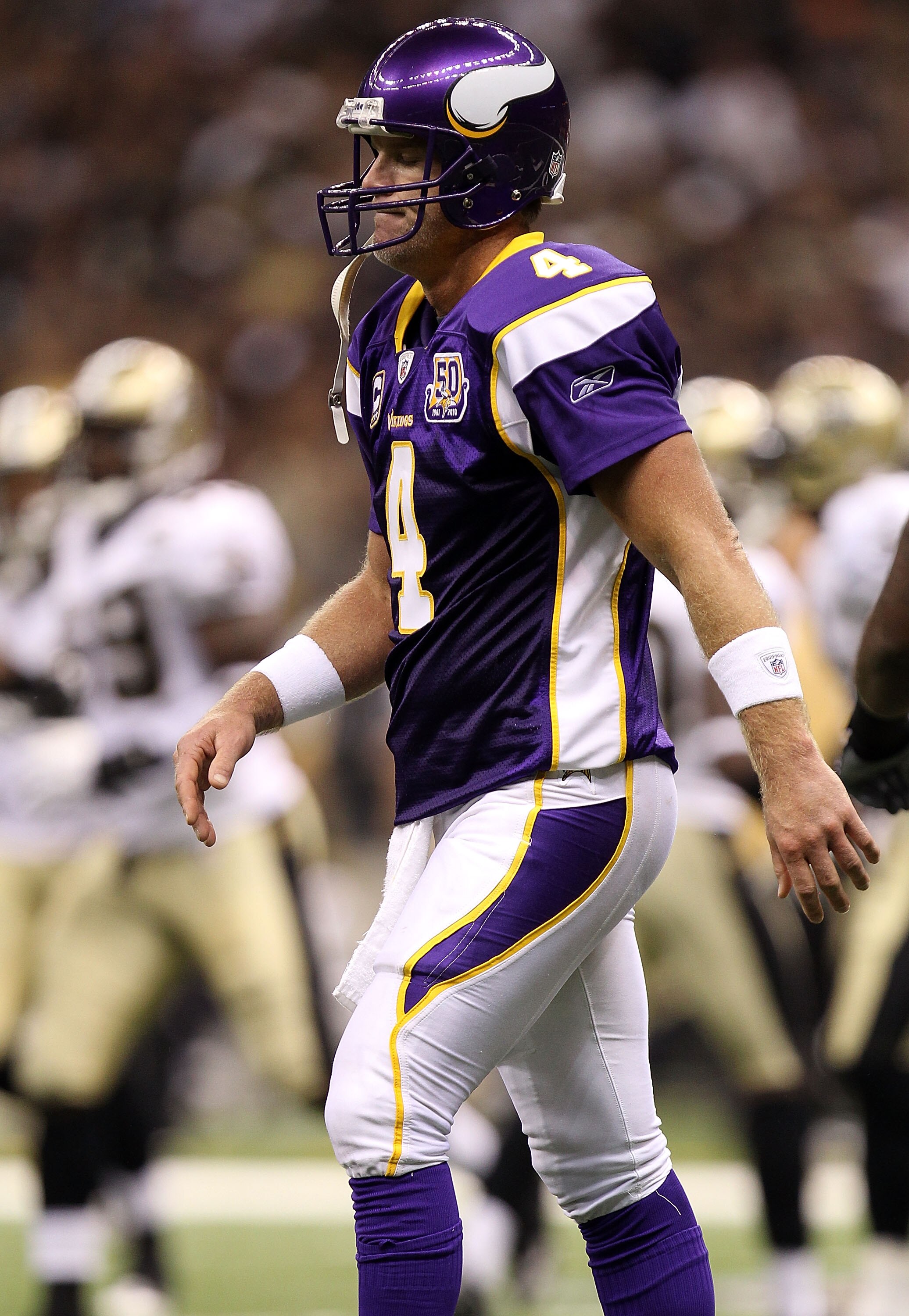NEW ORLEANS - SEPTEMBER 09: Quarterback Brett Favre #4 of the Minnesota Vikings at Louisiana Superdome on September 9, 2010 in New Orleans, Louisiana. (Photo by Ronald Martinez/Getty Images) NEW ORLEANS - SEPTEMBER 09: Quarterback Brett Favre #4 of the Minnesota Vikings at Louisiana Superdome on September 9, 2010 in New Orleans, Louisiana. (Photo by Ronald Martinez/Getty Images)