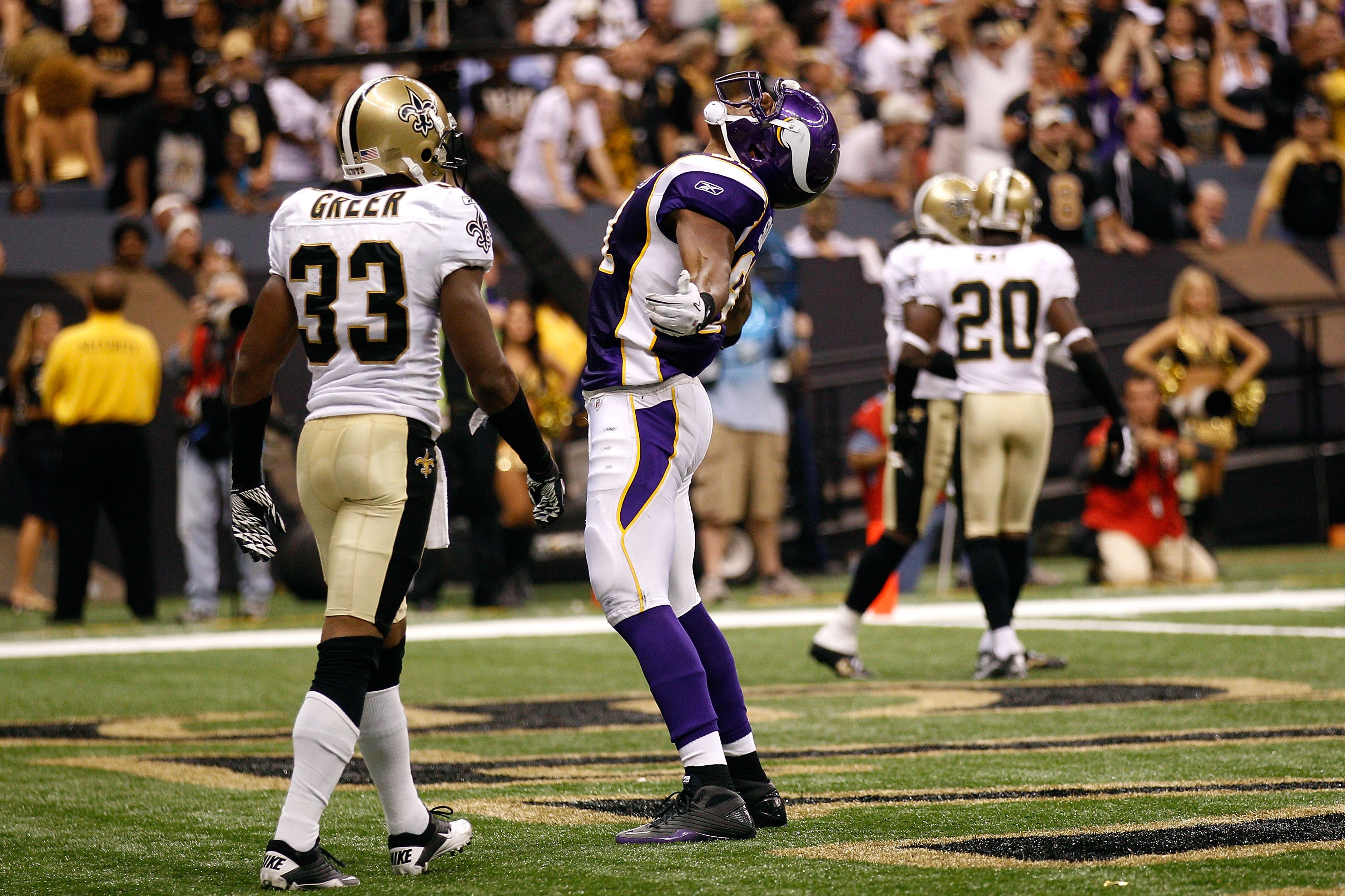 NEW ORLEANS - SEPTEMBER 09: Visanthe Shiancoe #81 of the Minnesota Vikings celebrates after he scored a 20-yard touchdown reception in the second quarter against Jabari Greer #33 of the New Orleans Saints at Louisiana Superdome on September 9, 2010 in New