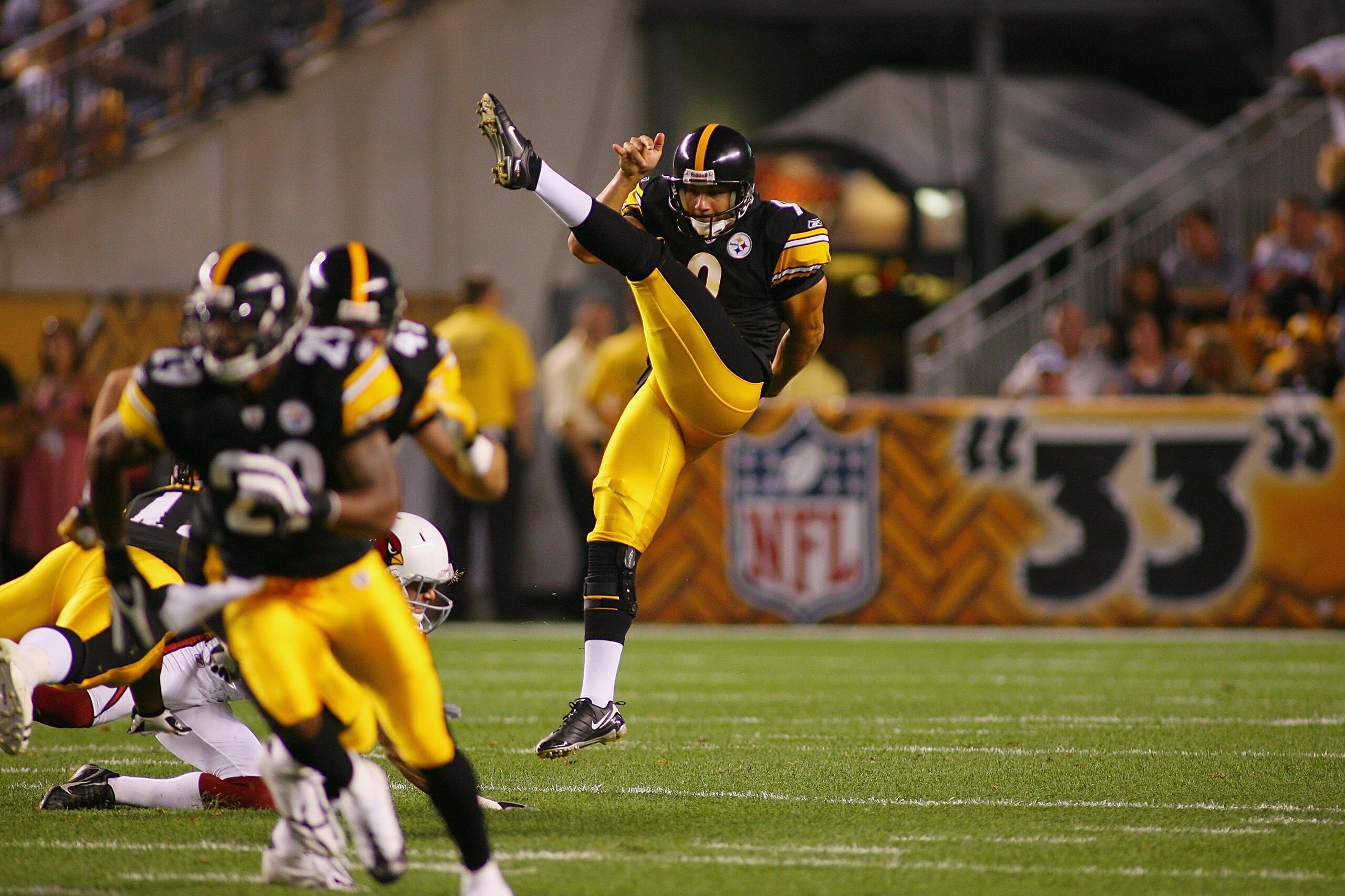 PITTSBURGH - AUGUST 13:  Daniel Sepulveda #9 of the Pittsburgh Steelers punts the ball during the preseason NFL game against the Arizona Cardinals at Heinz Field on August 13, 2009 in Pittsburgh, Pennsylvania.  The Steelers won 20-10.  (Photo by Rick Stew