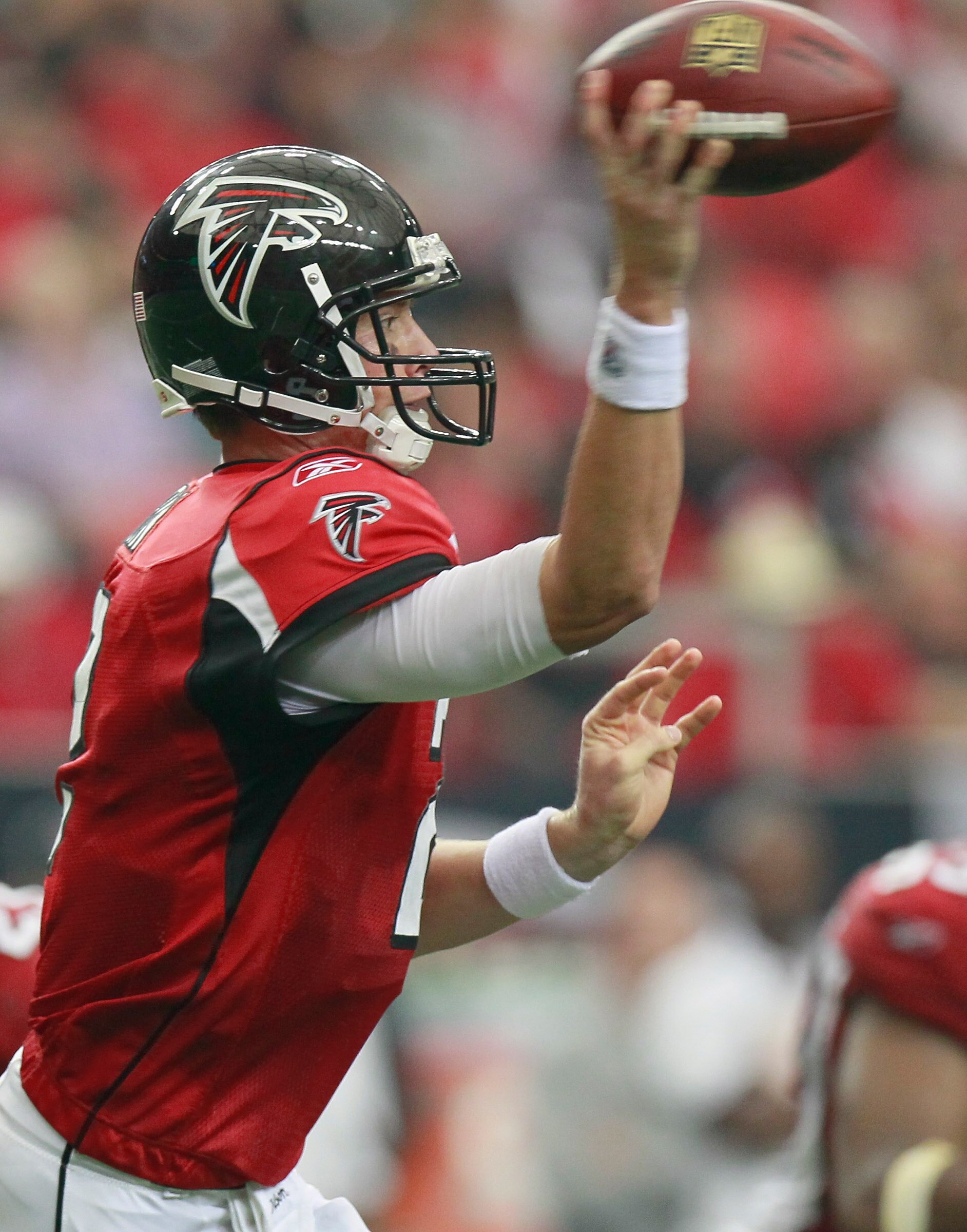ATLANTA - SEPTEMBER 19:  Quarterback Matt Ryan #2 of the Atlanta Falcons looks to pass against the Arizona Cardinals at Georgia Dome on September 19, 2010 in Atlanta, Georgia.  (Photo by Kevin C. Cox/Getty Images)
