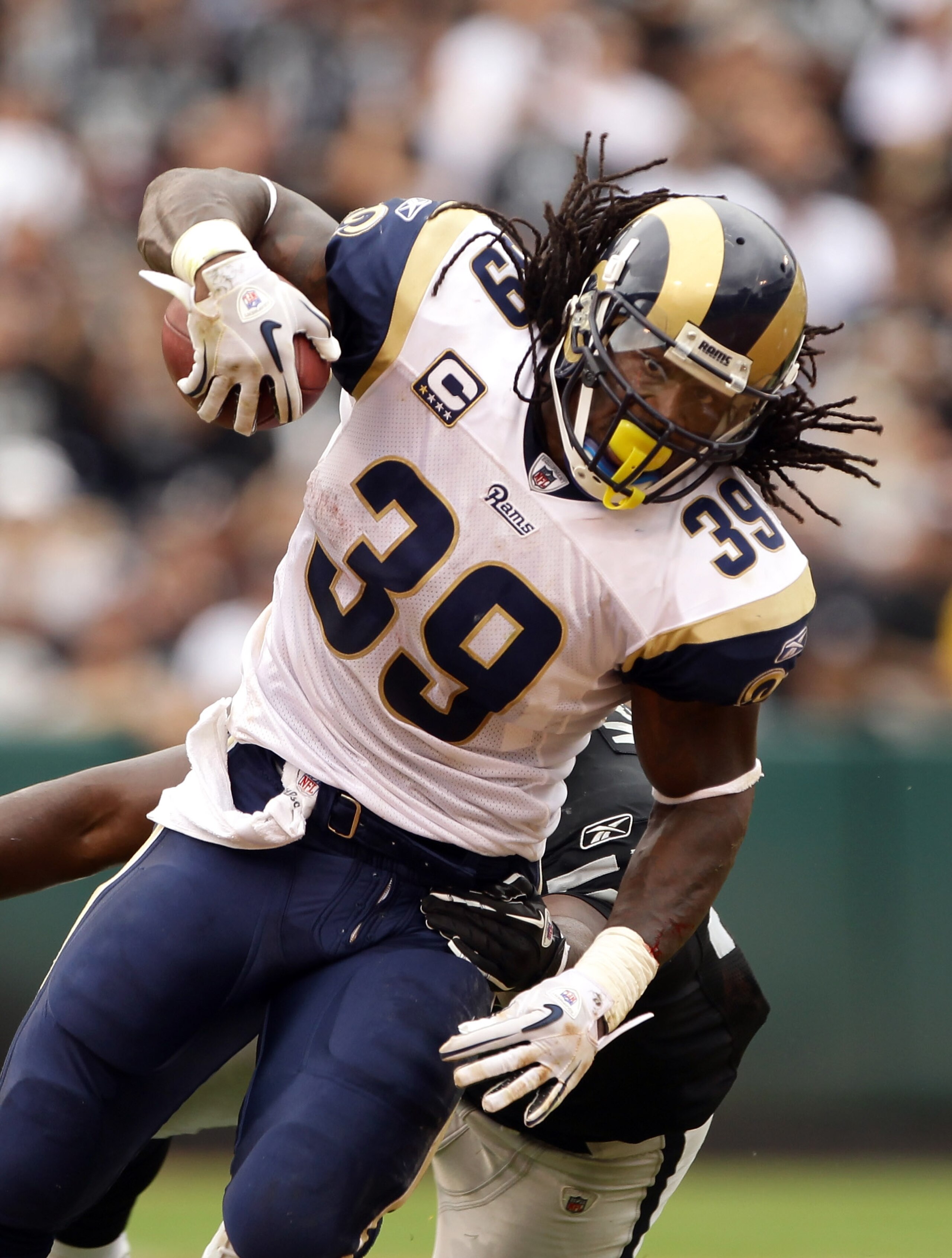 OAKLAND, CA - SEPTEMBER 19: Steven Jackson #39 of the St. Louis Rams runs with the ball during their game against the Oakland Raiders at the Oakland-Alameda County Coliseum on September 19, 2010 in Oakland, California. (Photo by Ezra Shaw/Getty Images) OAKLAND, CA - SEPTEMBER 19: Steven Jackson #39 of the St. Louis Rams runs with the ball during their game against the Oakland Raiders at the Oakland-Alameda County Coliseum on September 19, 2010 in Oakland, California. (Photo by Ezra Shaw/Getty Images)