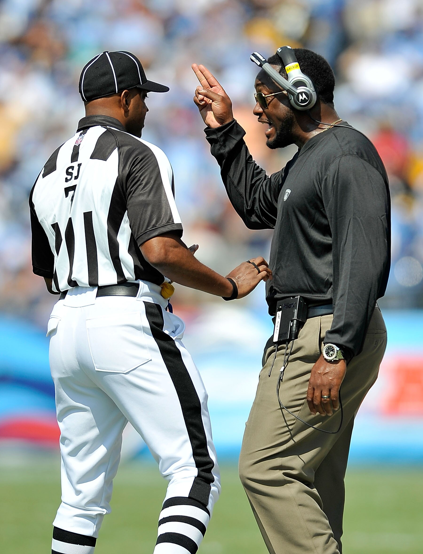 NASHVILLE, TN - SEPTEMBER 19:  Coach Mike Tomlin of the Pittsburgh Steelers argues with an official during a game against the Tennessee Titans at LP Field on September 19, 2010 in Nashville, Tennessee.  (Photo by Grant Halverson/Getty Images)