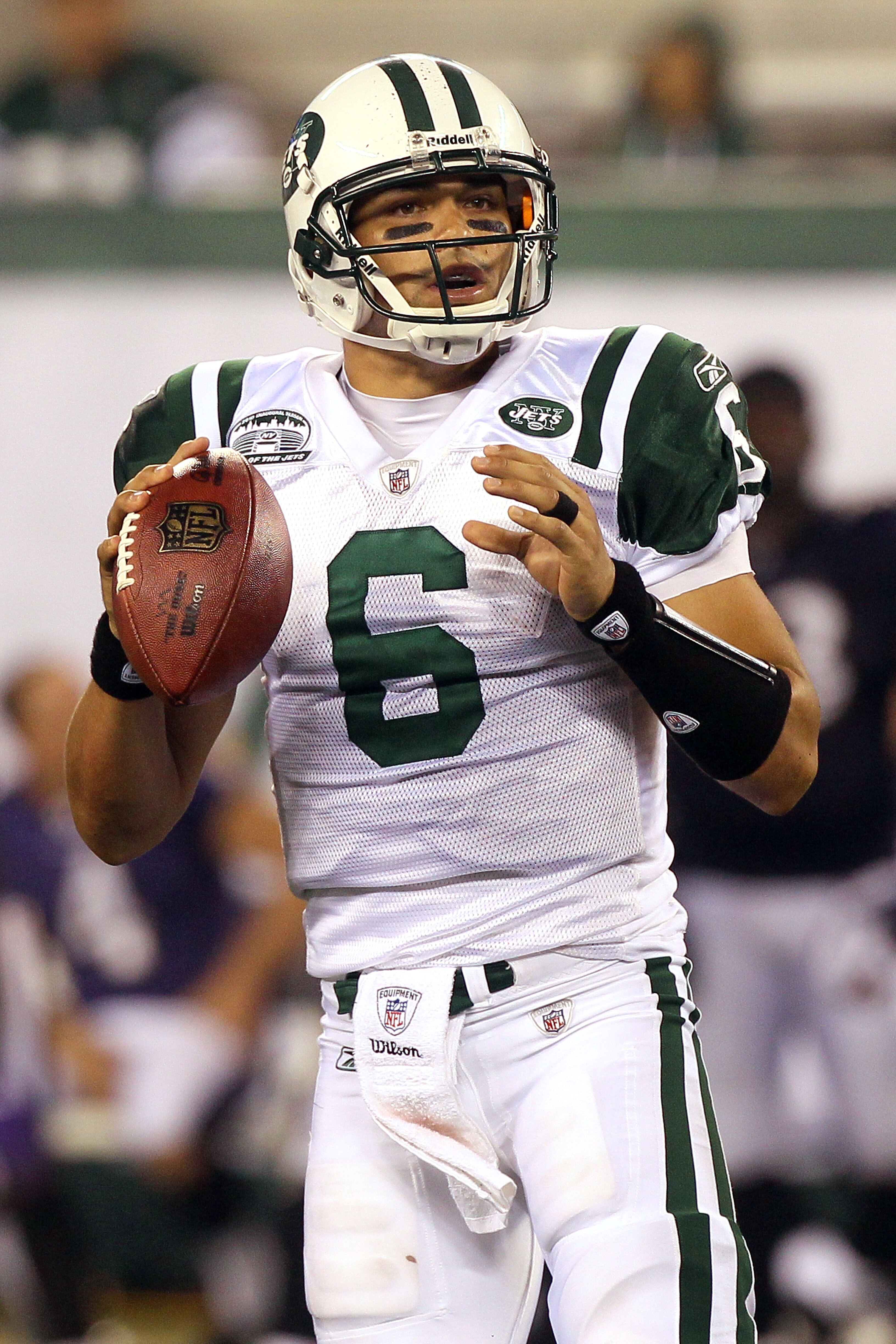 EAST RUTHERFORD, NJ - SEPTEMBER 13:  Mark Sanchez #6 of the New York Jets throws a pass against the Baltimore Ravens during their home opener at the New Meadowlands Stadium on September 13, 2010 in East Rutherford, New Jersey.  (Photo by Jim McIsaac/Getty
