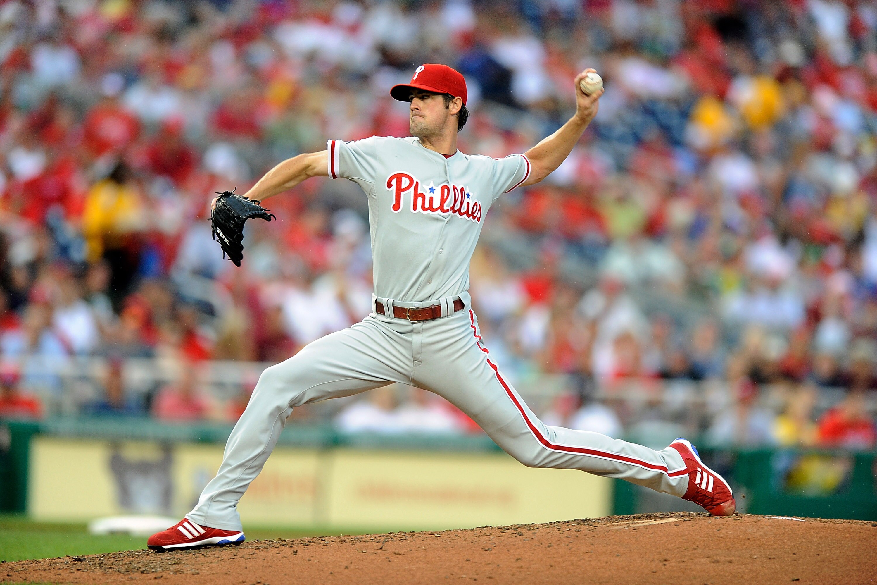 WASHINGTON - AUGUST 01:  Cole Hamels #35 of the Philadelphia Phillies pitches against the Washington Nationals at Nationals Park on August 1, 2010 in Washington, DC.  (Photo by Greg Fiume/Getty Images)