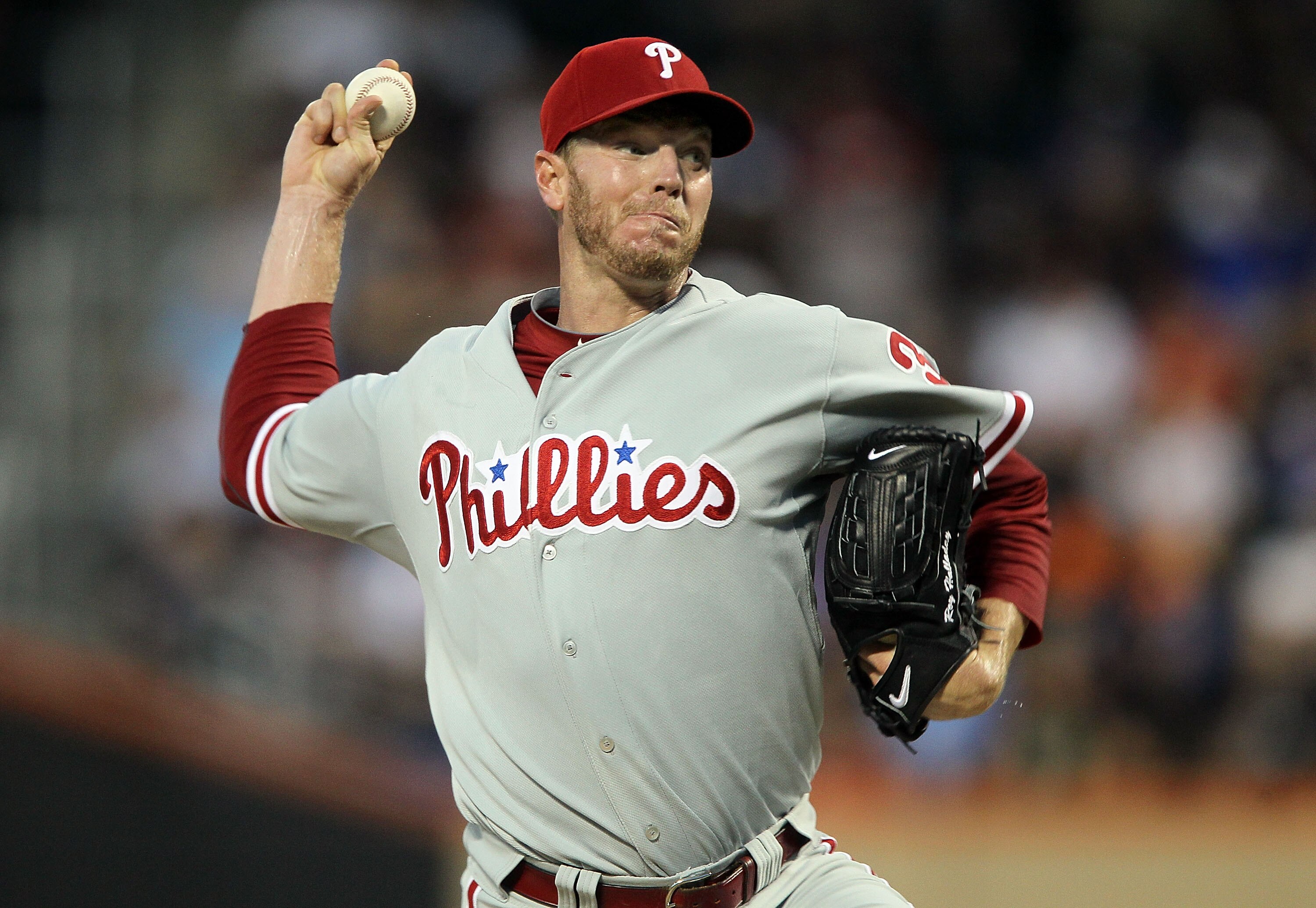 NEW YORK - AUGUST 14:  Roy Halladay #34 of the Philadelphia Phillies delivers a pitch against the New York Mets on August 14, 2010 at Citi Field in the Flushing neighborhood of the Queens borough of New York City.  (Photo by Jim McIsaac/Getty Images)