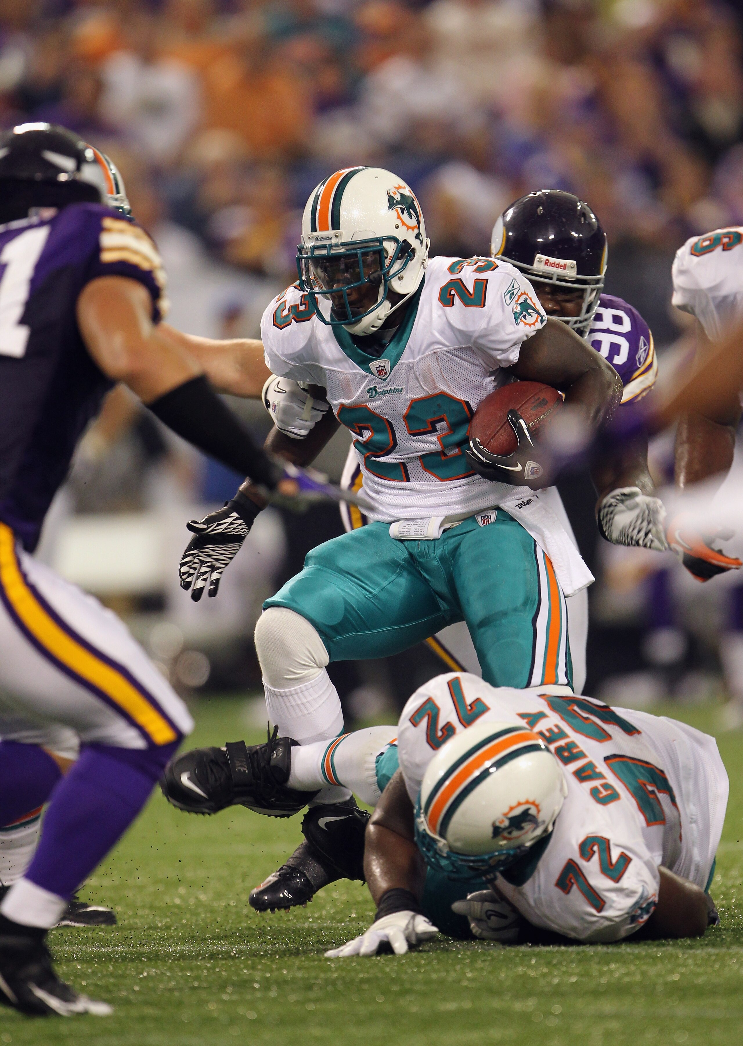 MINNEAPOLIS - SEPTEMBER 19:  Ronnie Brown #23 of the Miami Dolphins carries the ball during the game against the Minnesota Vikings on September 19, 2010 at Hubert H. Humphrey Metrodome in Minneapolis, Minnesota.  (Photo by Jamie Squire/Getty Images)
