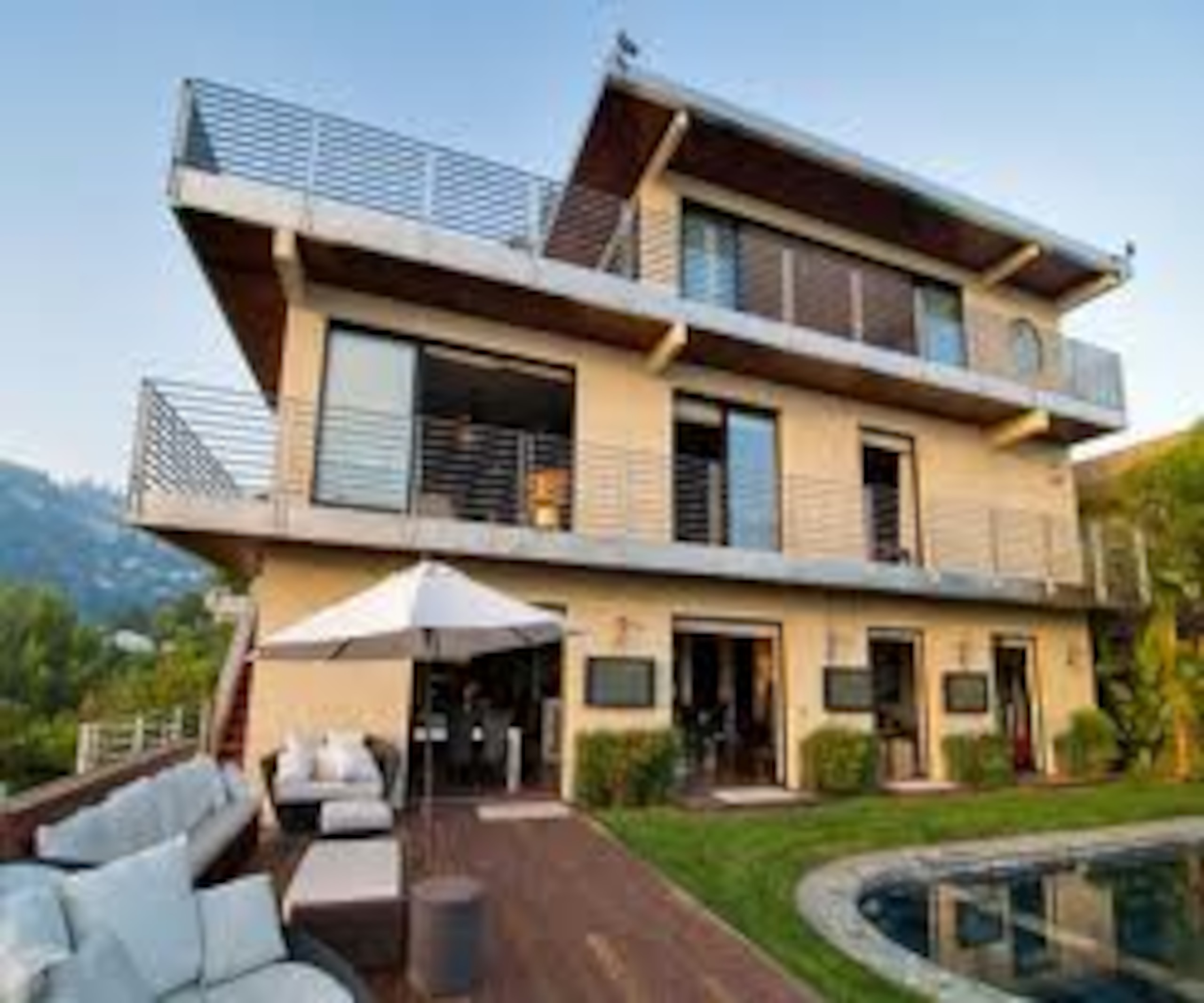 Reggie Bush's house!!