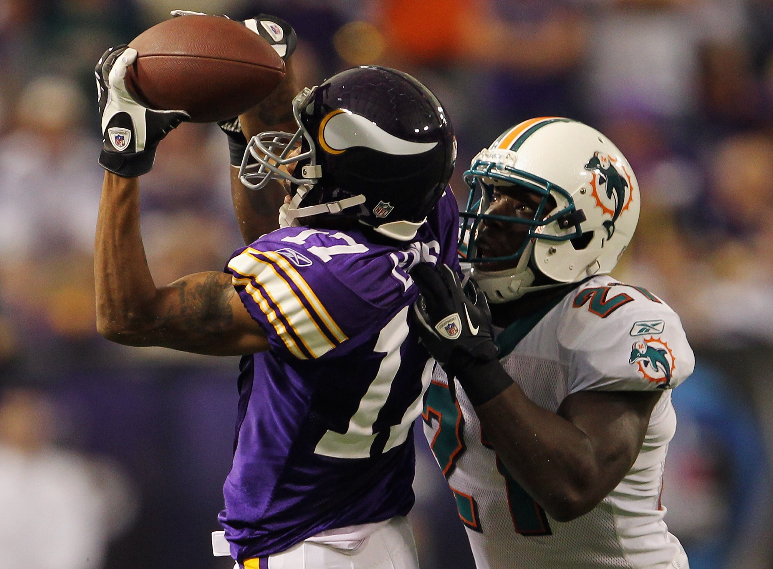 MINNEAPOLIS - SEPTEMBER 19:  Vontae Davis #21 of the Miami Dolphins breaks up a pass intended for Greg Lewis #17 of the Minnesota Vikings during the game on September 19, 2010 at Hubert H. Humphrey Metrodome in Minneapolis, Minnesota.  (Photo by Jamie Squ
