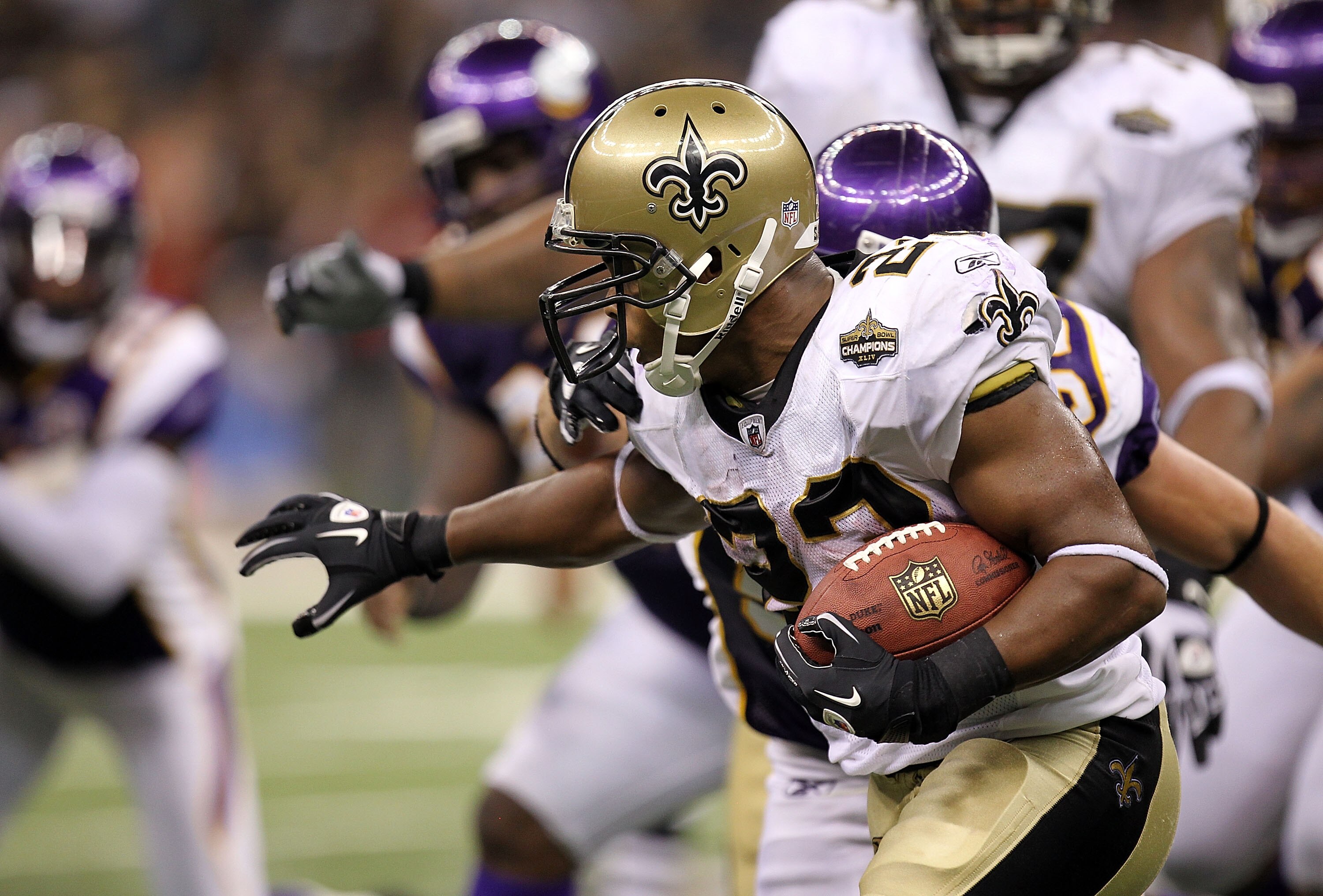 NEW ORLEANS - SEPTEMBER 09:  Pierre Thomas #23 of the New Orleans Saints at Louisiana Superdome on September 9, 2010 in New Orleans, Louisiana.  (Photo by Ronald Martinez/Getty Images)