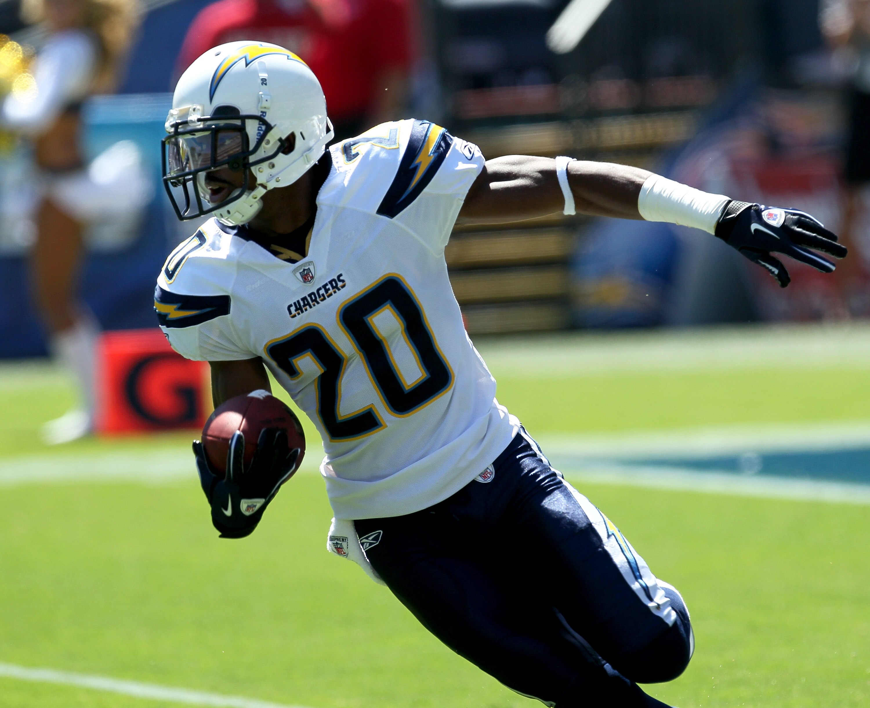 SAN DIEGO - SEPTEMBER 19:  Cornerback Antoine Cason #20 of the San Diego Chargers returns an interception in the first half against the Jacksonville Jaguars at Qualcomm Stadium on September 19, 2010 in San Diego, California. The Chargers won 38-13.  (Phot