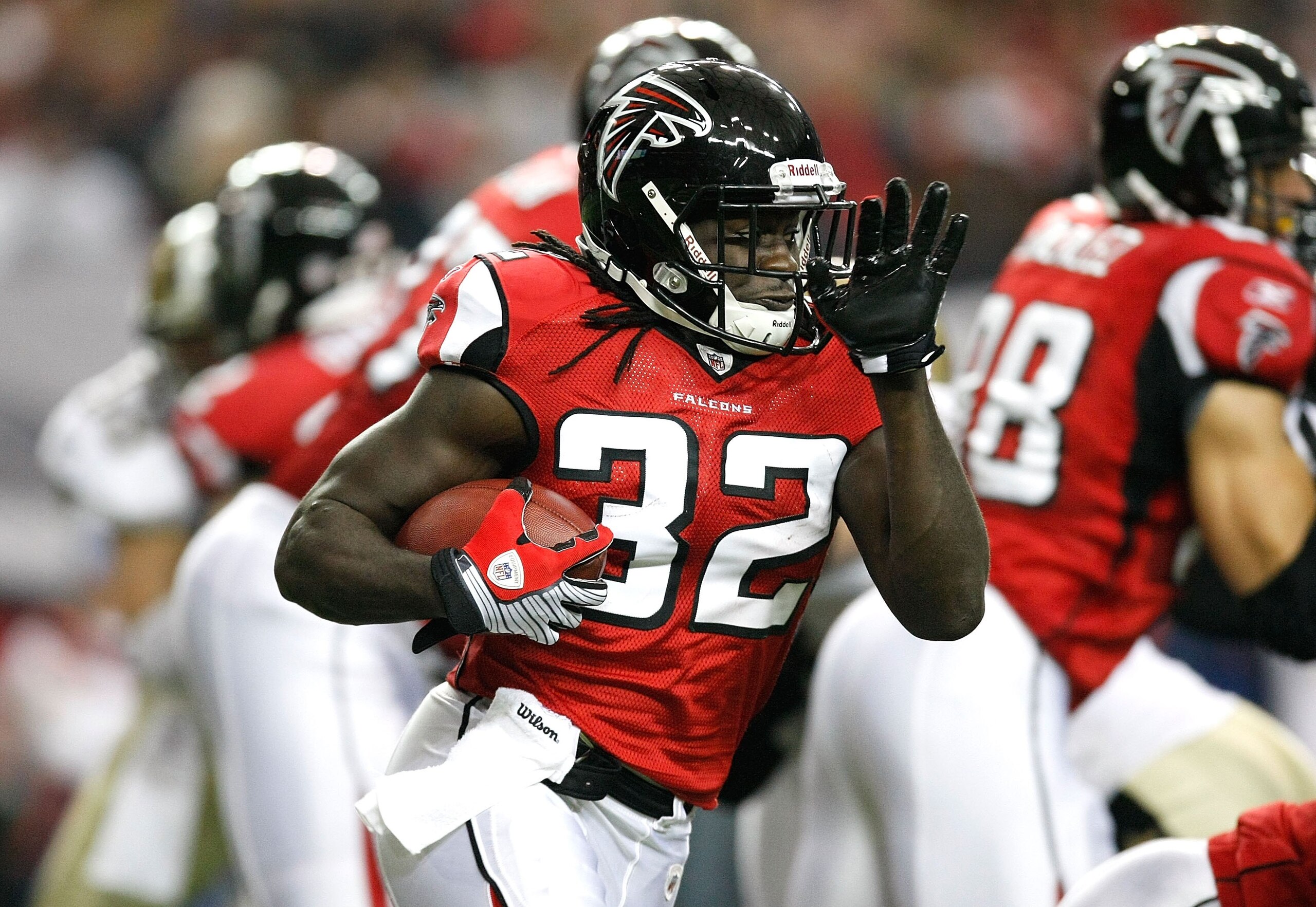 ATLANTA - DECEMBER 13:  Jerious Norwood #32 of the Atlanta Falcons against the New Orleans Saints at Georgia Dome on December 13, 2009 in Atlanta, Georgia.  (Photo by Kevin C. Cox/Getty Images)