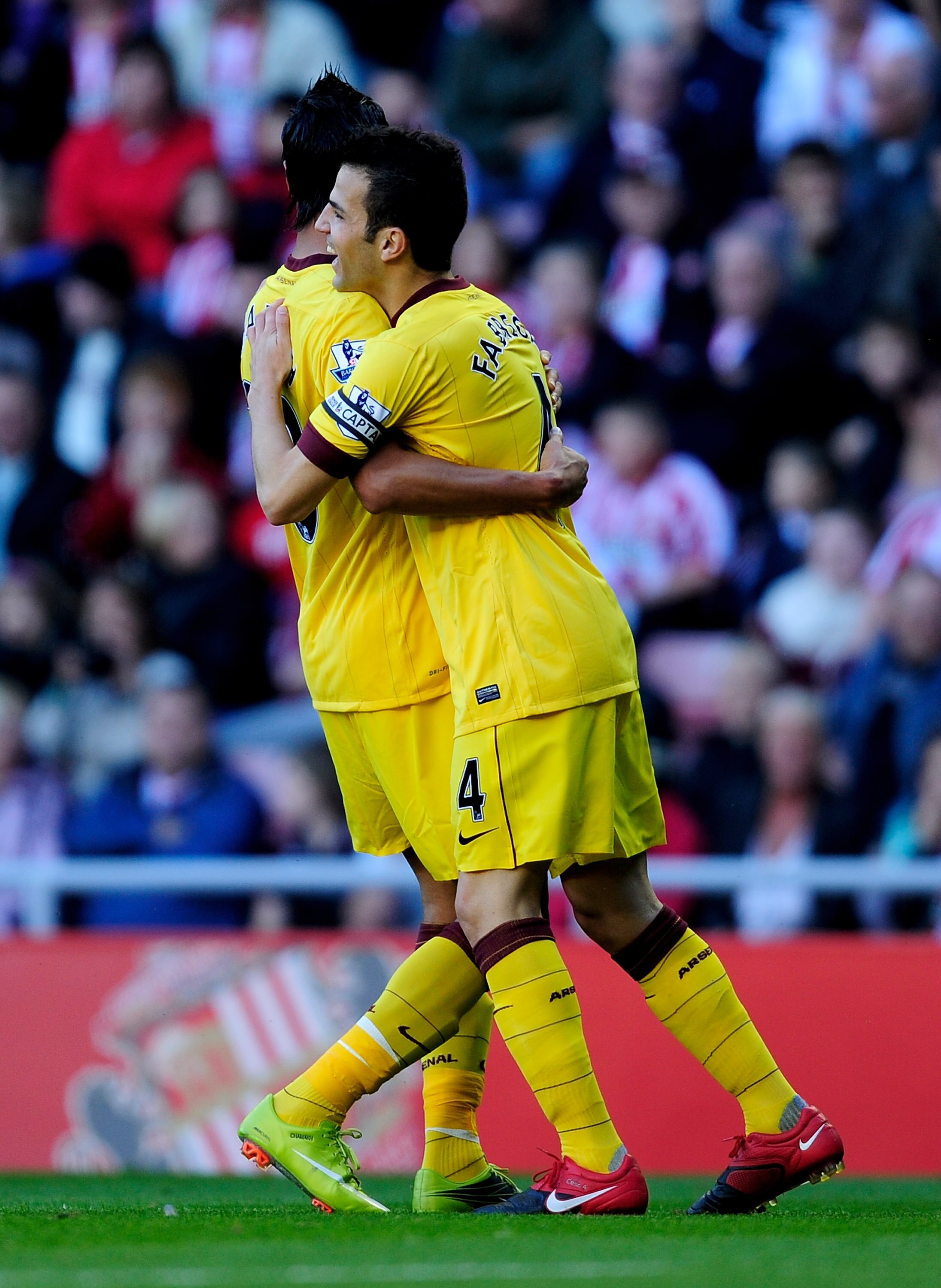 SUNDERLAND, ENGLAND - SEPTEMBER 18:  Cesc Fabregas of Arsenal celebrates scoring the opening goal during the Barclays Premier League match between Sunderland and Arsenal at the Stadium of Light on September 18, 2010 in Sunderland, England.  (Photo by Jami