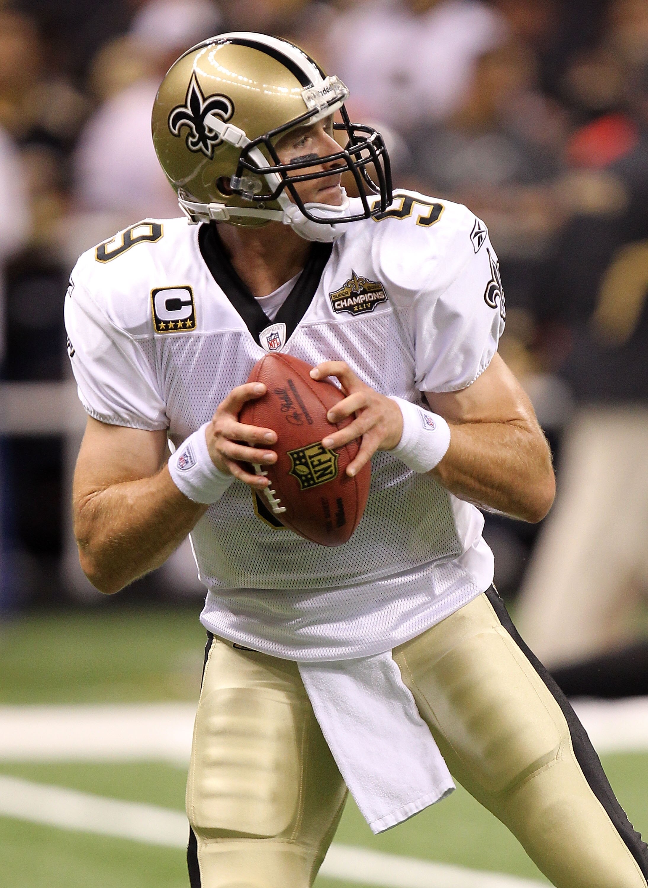 NEW ORLEANS - SEPTEMBER 09: Quarterback Drew Brees #9 of the New Orleans Saints at Louisiana Superdome on September 9, 2010 in New Orleans, Louisiana. (Photo by Ronald Martinez/Getty Images) NEW ORLEANS - SEPTEMBER 09: Quarterback Drew Brees #9 of the New Orleans Saints at Louisiana Superdome on September 9, 2010 in New Orleans, Louisiana. (Photo by Ronald Martinez/Getty Images)