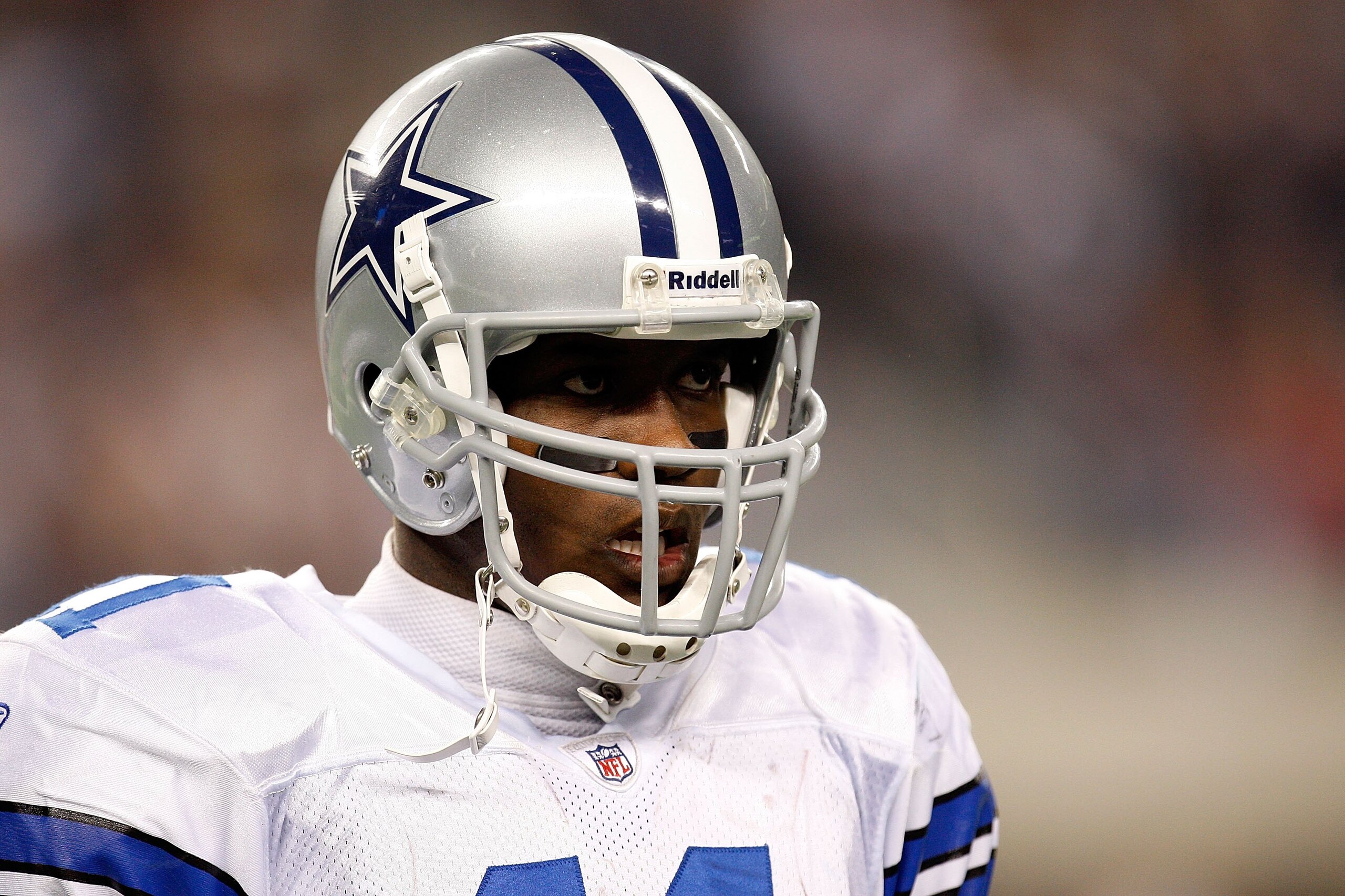 ARLINGTON, TX - JANUARY 9: Wide receiver Roy Williams #11 of the Dallas Cowboys during the 2010 NFC wild-card playoff game at Cowboys Stadium on January 9, 2010 in Arlington, Texas. (Photo by Ronald Martinez/Getty Images) ARLINGTON, TX - JANUARY 9: Wide receiver Roy Williams #11 of the Dallas Cowboys during the 2010 NFC wild-card playoff game at Cowboys Stadium on January 9, 2010 in Arlington, Texas. (Photo by Ronald Martinez/Getty Images)