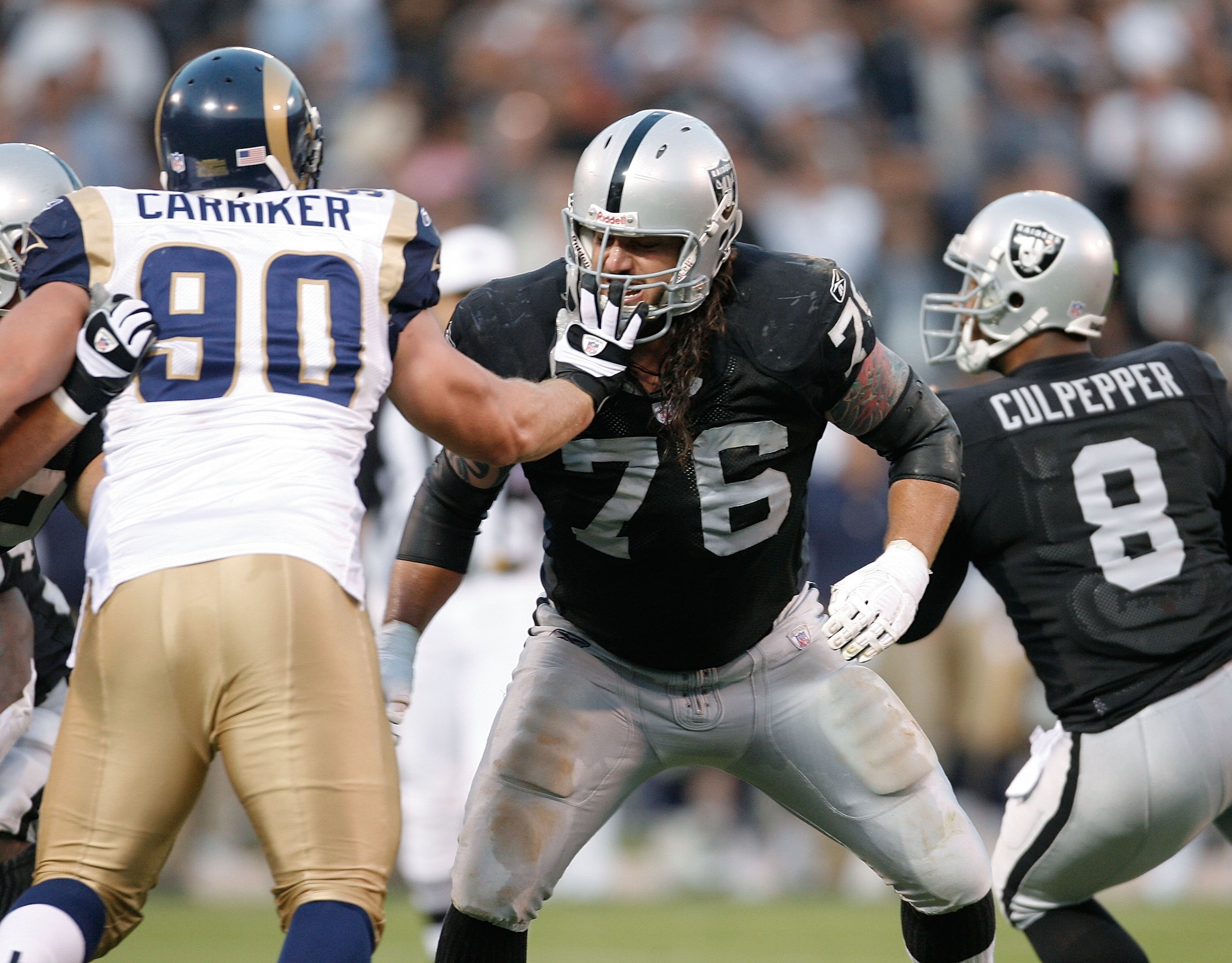 OAKLAND, CA - AUGUST 24:  Offensive lineman Robert Gallery #76 of the Oakland Raiders against the St. Louis Rams during a preseason game at McAfee Coliseum on August 24, 2007 in Oakland, California. (Photo by Greg Trott/Getty Images)