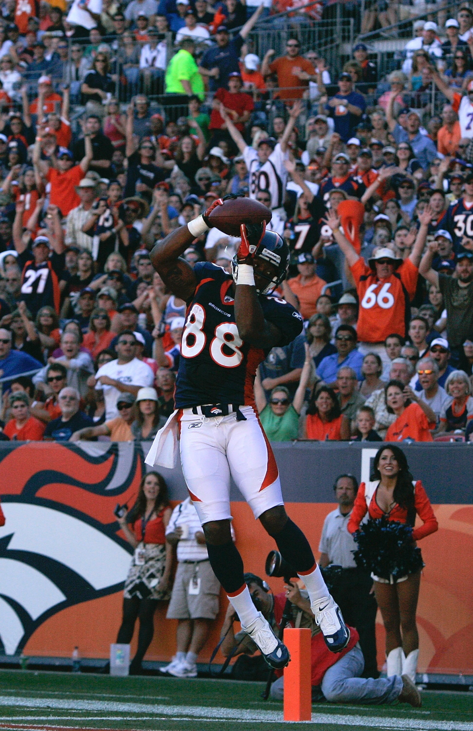 DENVER - SEPTEMBER 19:  Wide receiver Demaryius Thomas #88 of the Denver Broncos makes a touchdown catch against the Seattle Seahawks in the fourth quarter of an NFL game at INVESCO Field at Mile High on September 19, 2010 in Denver, Colorado.  (Photo by