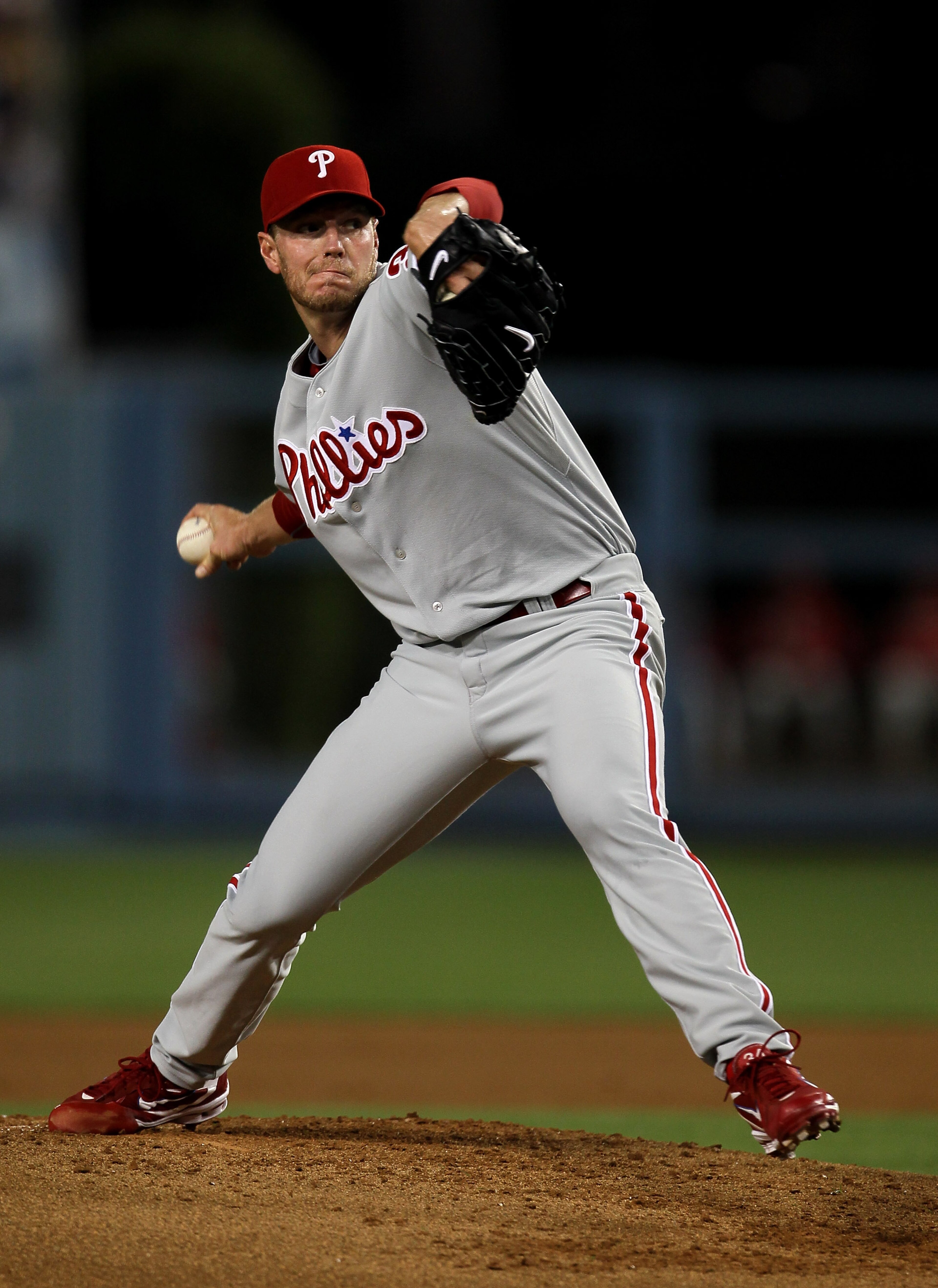 LOS ANGELES, CA - AUGUST 30:  Roy Halladay #34 of the Philadelphia Phillies throws a pitch against the Los Angeles Dodgers on August 30, 2010 at Dodger Stadium  in Los Angeles, California.  (Photo by Stephen Dunn/Getty Images)