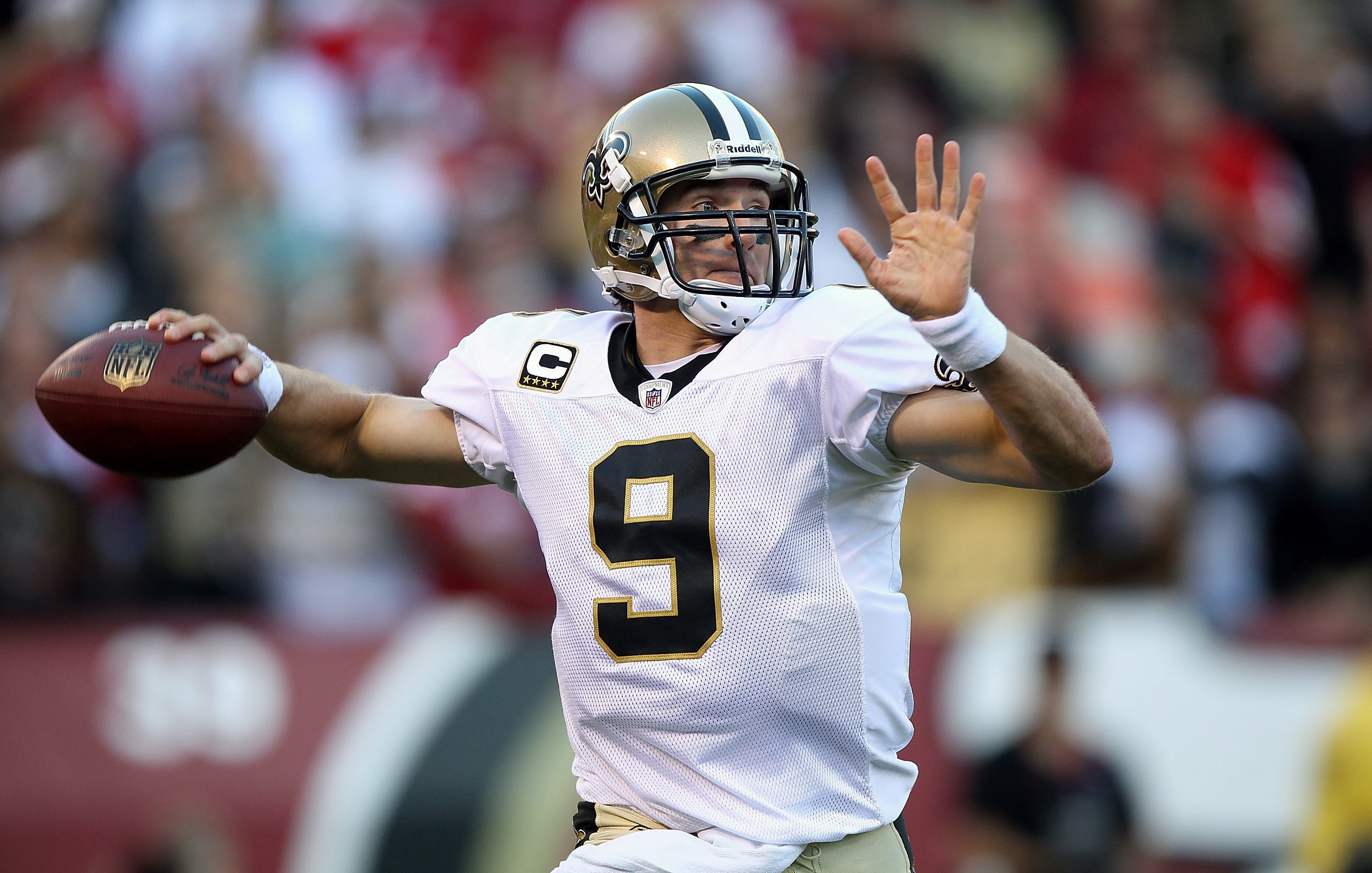 SAN FRANCISCO - SEPTEMBER 20:  Drew Brees #9 of the New Orleans Saints passes against the San Francisco 49ers during an NFL game at Candlestick Park on September 20, 2010 in San Francisco, California.  (Photo by Jed Jacobsohn/Getty Images)