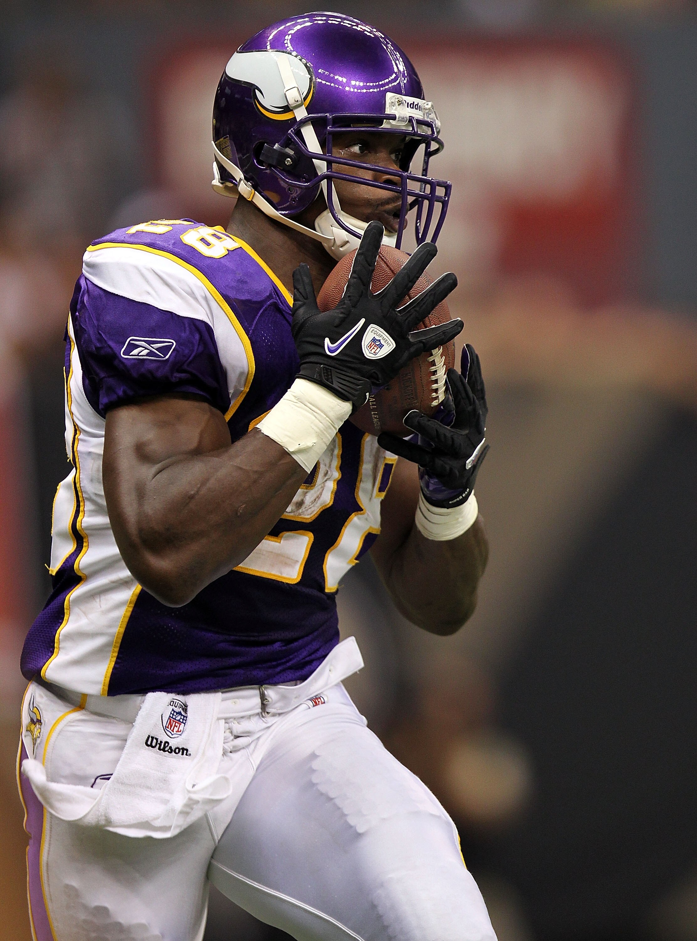 NEW ORLEANS - SEPTEMBER 09:  Adrian Peterson #28 of the Minnesota Vikings at Louisiana Superdome on September 9, 2010 in New Orleans, Louisiana.  (Photo by Ronald Martinez/Getty Images)