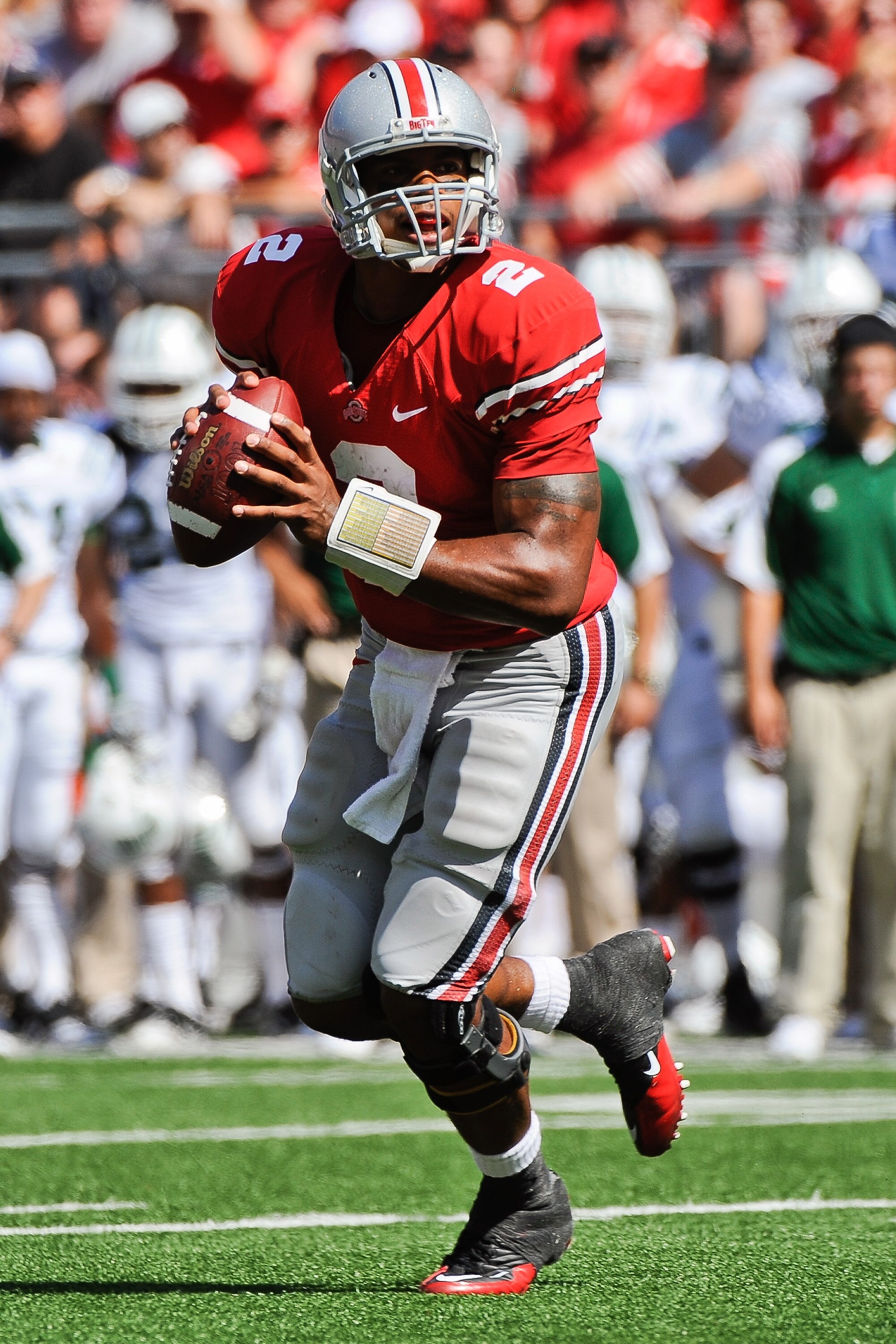 COLUMBUS, OH - SEPTEMBER 18:  Terrelle Pryor #2 of the Ohio State Buckeyes runs with the ball against the Ohio Bobcats at Ohio Stadium on September 18, 2010 in Columbus, Ohio.  (Photo by Jamie Sabau/Getty Images)