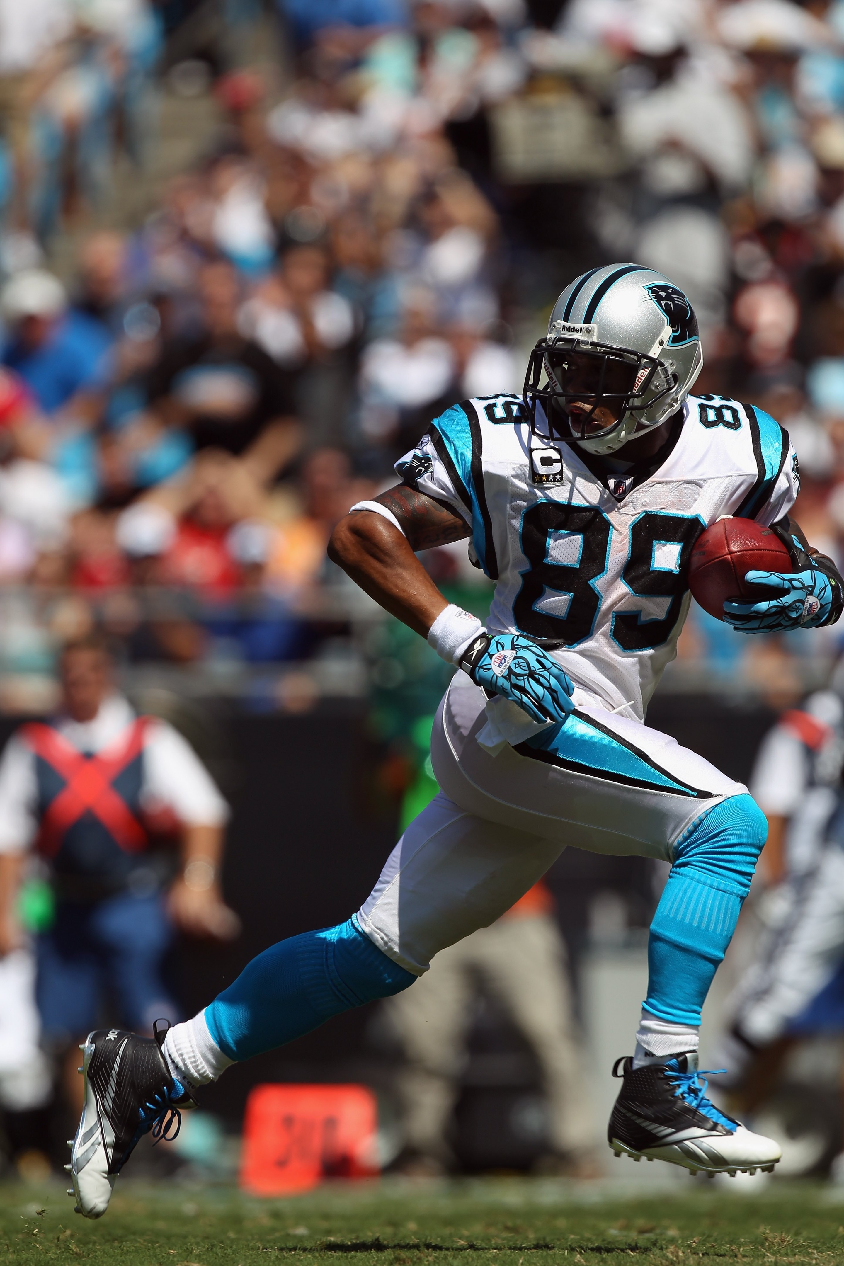 CHARLOTTE, NC - SEPTEMBER 19:  Steve Smith #89 of the Carolina Panthers during their game at Bank of America Stadium on September 19, 2010 in Charlotte, North Carolina.  (Photo by Streeter Lecka/Getty Images)