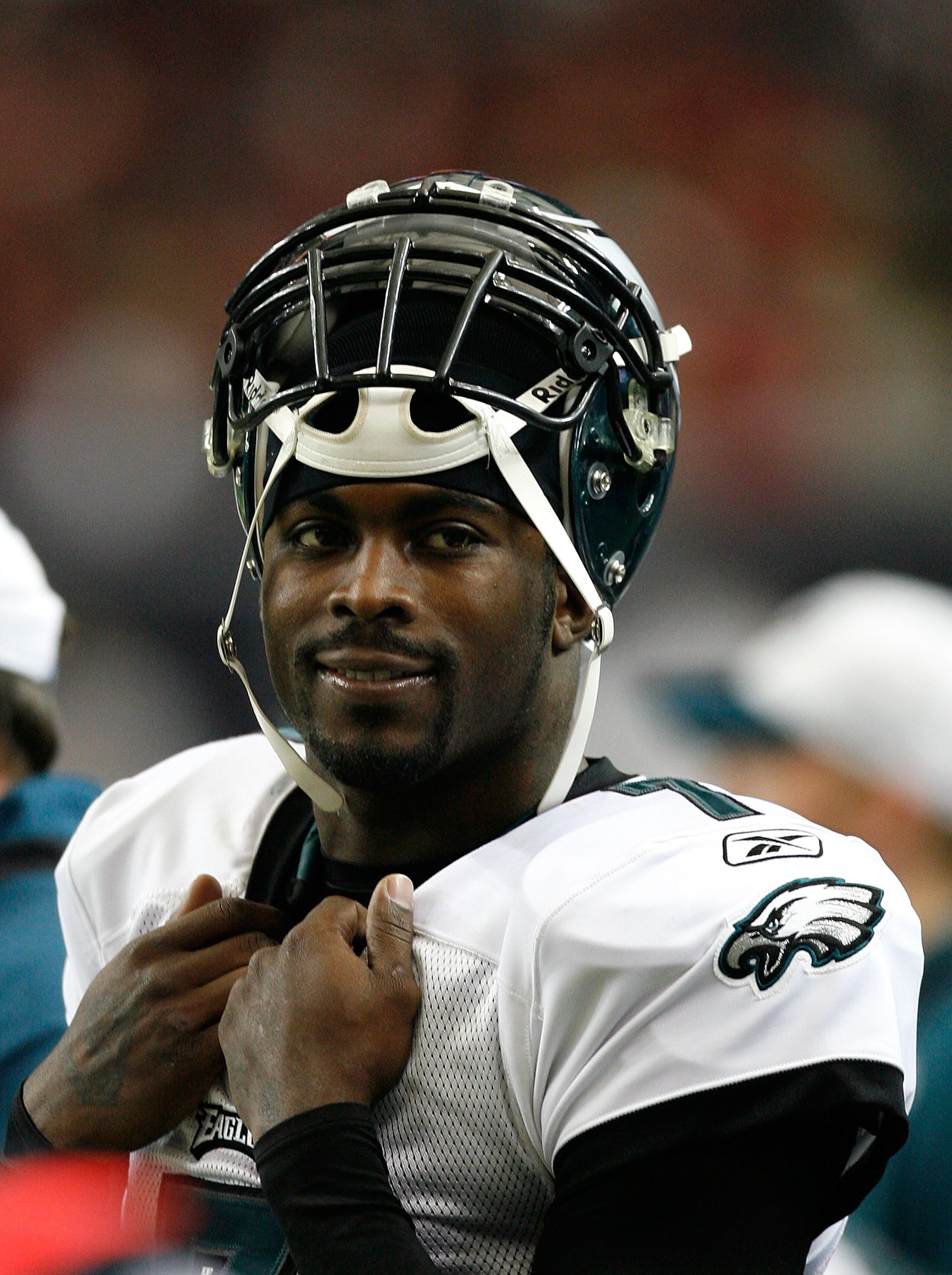 ATLANTA - DECEMBER 06:  Michael Vick #7 of the Philadelphia Eagles against the Atlanta Falcons at Georgia Dome on December 6, 2009 in Atlanta, Georgia.  (Photo by Kevin C. Cox/Getty Images)