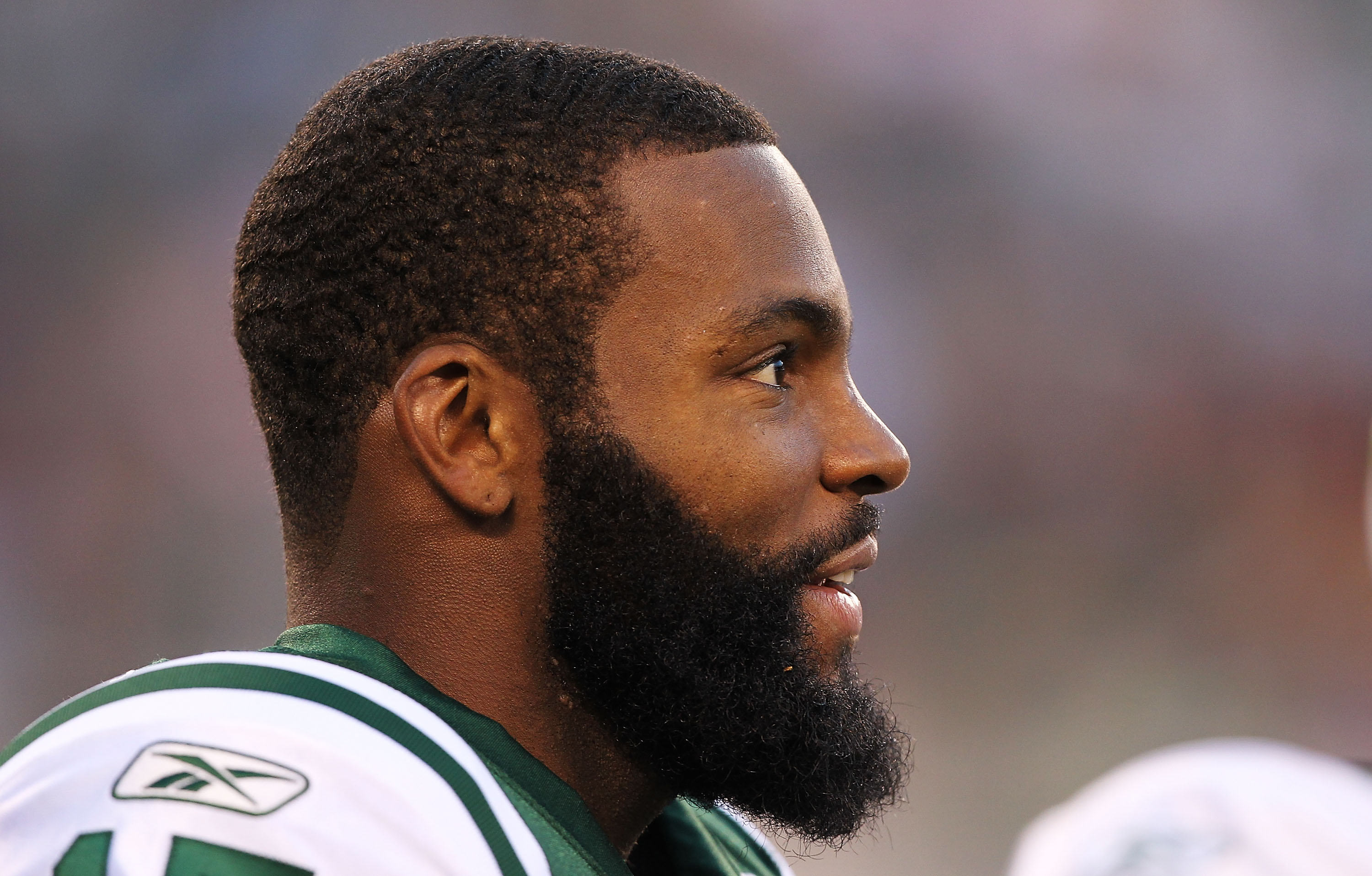 EAST RUTHERFORD, NJ - AUGUST 27: Braylon Edwards #17 of the New York Jets in action against the Washington Redskins during their preseason game on August 27, 2010 at the New Meadowlands Stadium in East Rutherford, New Jersey. (Photo by Al Bello/Getty EAST RUTHERFORD, NJ - AUGUST 27: Braylon Edwards #17 of the New York Jets in action against the Washington Redskins during their preseason game on August 27, 2010 at the New Meadowlands Stadium in East Rutherford, New Jersey. (Photo by Al Bello/Getty