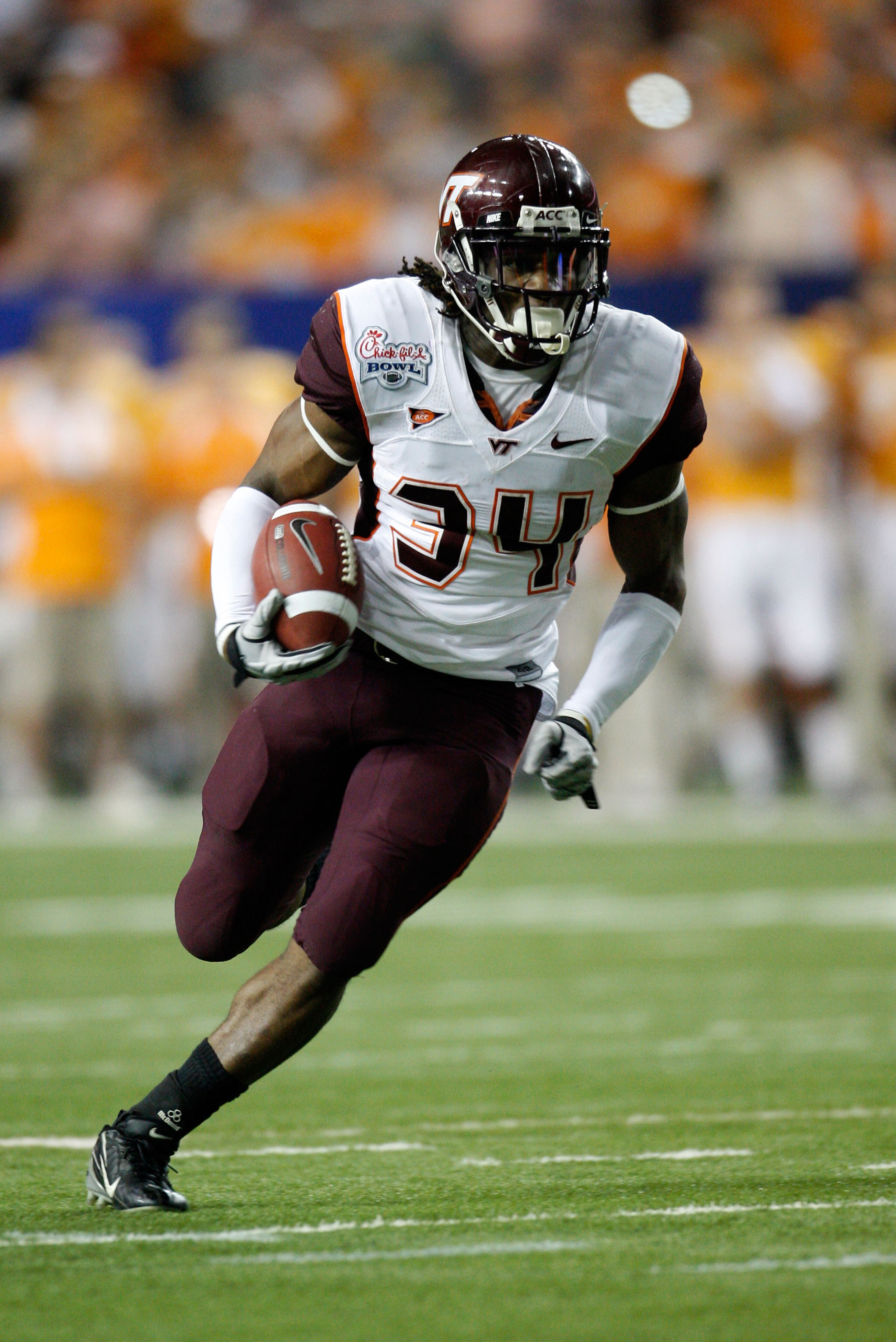 ATLANTA - DECEMBER 31:  Running back Ryan Williams #34 of the Virginia Tech Hokies runs with the ball during the Chick-Fil-A Bowl against the Tennessee Volunteers at the Georgia Dome on December 31, 2009 in Atlanta, Georgia.  The Hokies beat the Volunteer