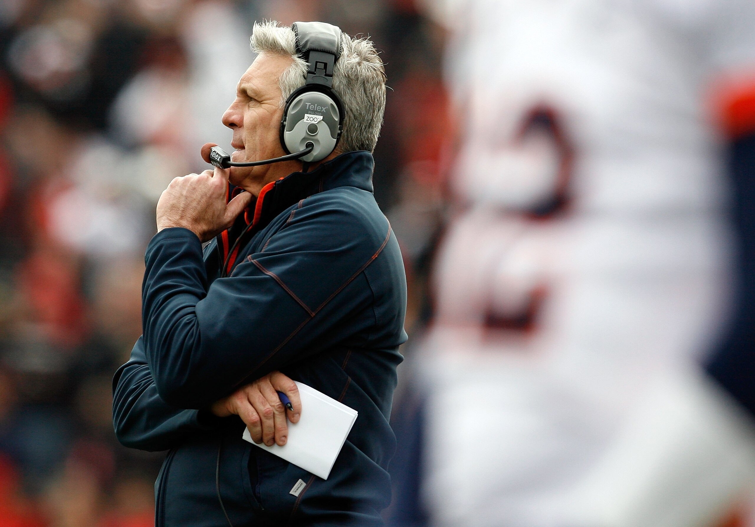 CINCINNATI - NOVEMBER 27:  Ron Zook the Head Coach of the Illinois Fighting Illini is pictured during the game against the Cincinnati Bearcats at Nippert Stadium on November 27, 2009 in Cincinnati, Ohio.  (Photo by Andy Lyons/Getty Images)