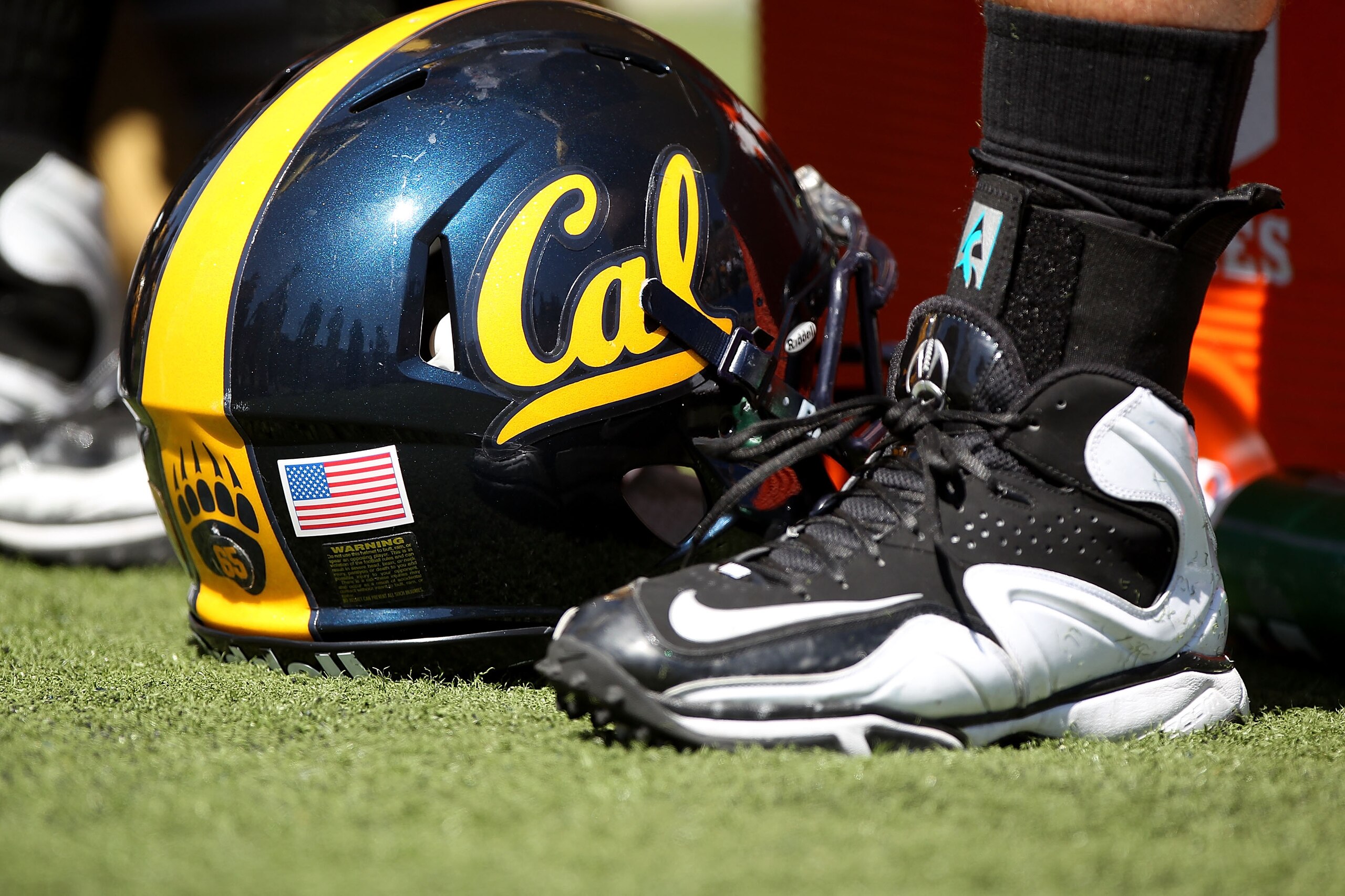 BERKELEY, CA - SEPTEMBER 11: A detail of the California Golden Bears helmet against the Colorado Buffaloes at California Memorial Stadium on September 11, 2010 in Berkeley, California. (Photo by Jed Jacobsohn/Getty Images)