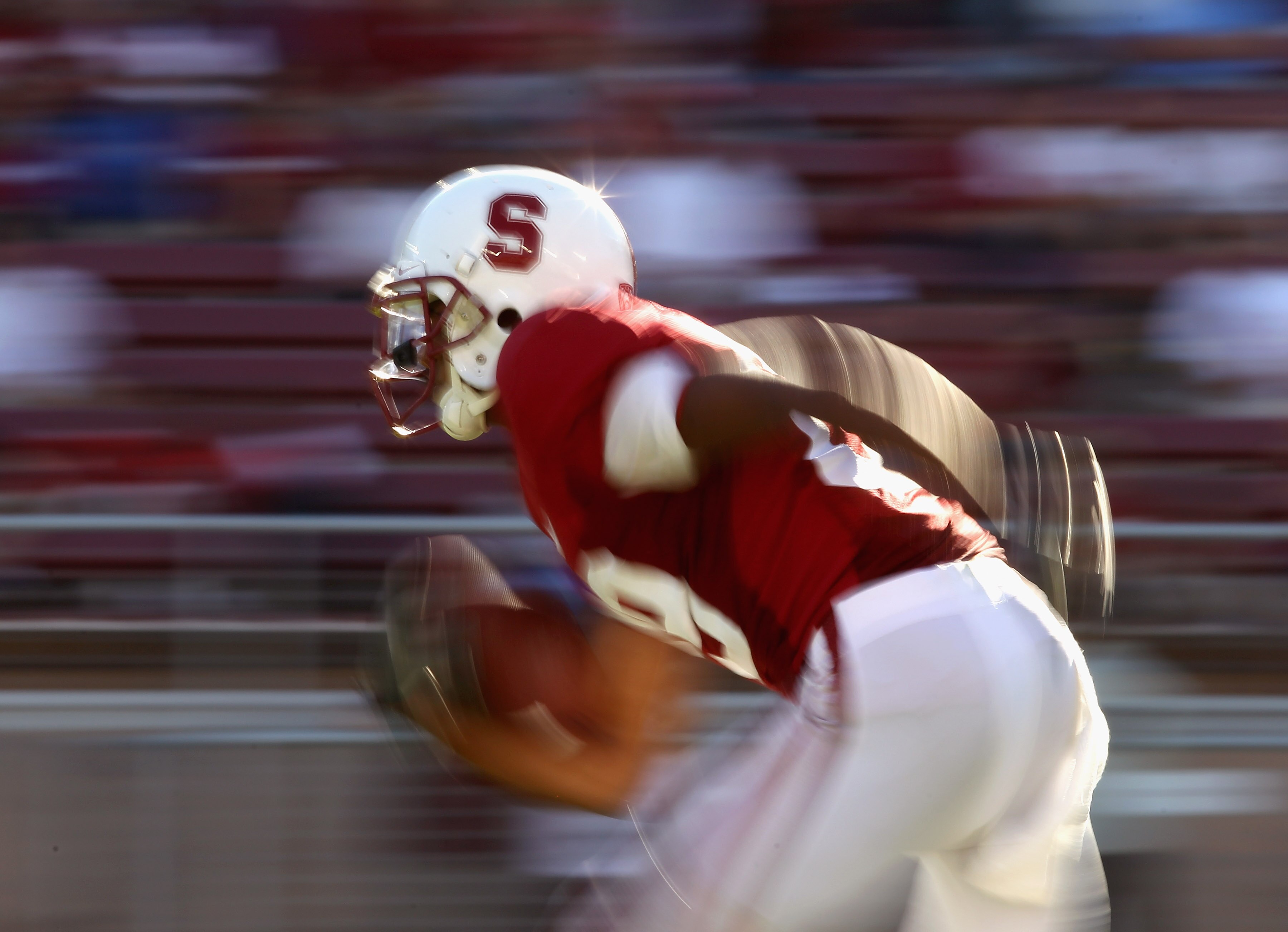 PALO ALTO, CA - SEPTEMBER 04:  Doug Baldwin #89 of the Stanford Cardinal returns a kickoff during their game against the Sacramento State Hornets at Stanford Stadium on September 4, 2010 in Palo Alto, California.  (Photo by Ezra Shaw/Getty Images)