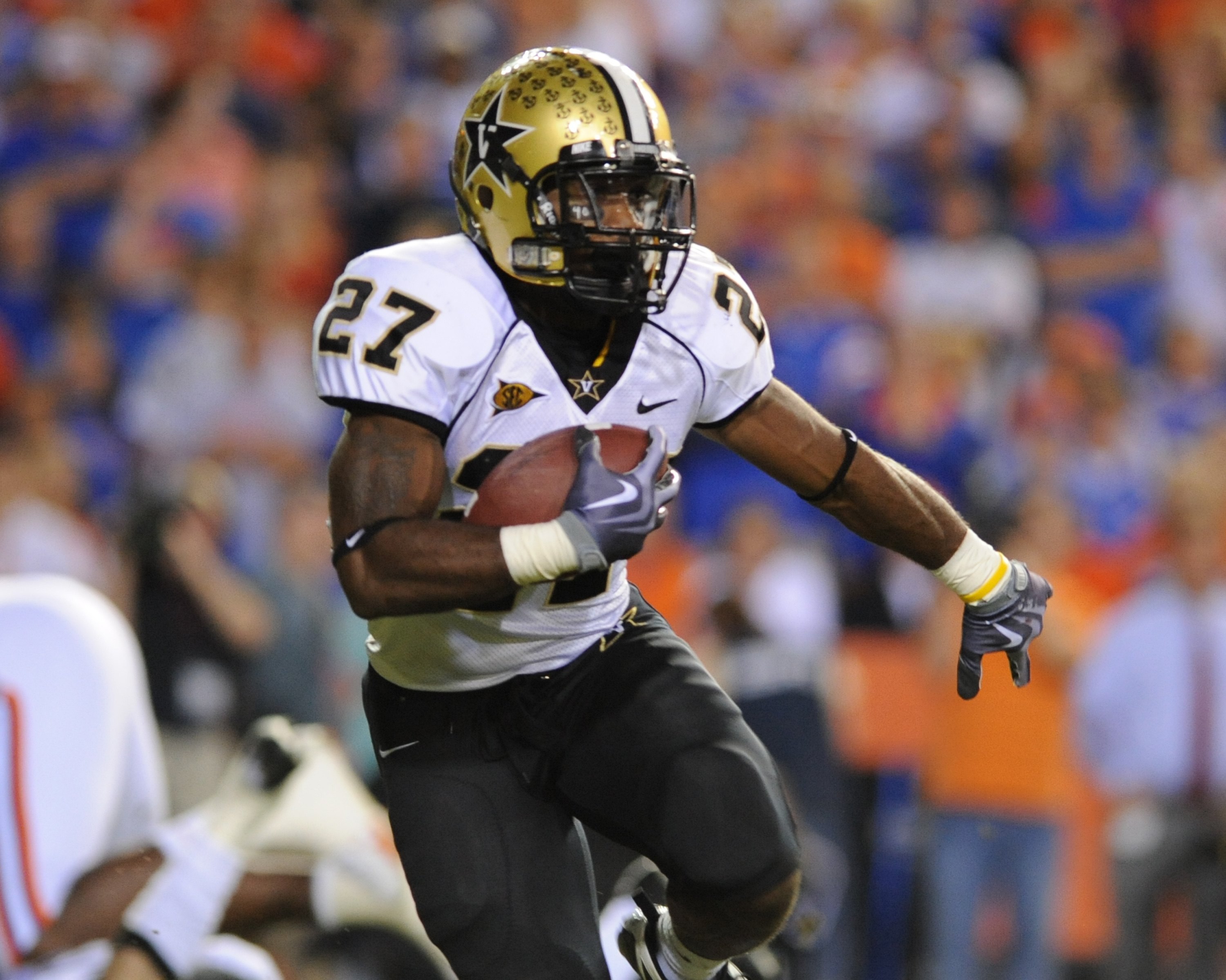 GAINESVILLE, FL - NOVEMBER 7: Running back Warren Norman #27 of the Vanderbilt Commodores rushes upfield against the Florida Gators on November 7, 2009 at Ben Hill Griffin Stadium in Gainesville, Florida. (Photo by Al Messerschmidt/Getty Images) GAINESVILLE, FL - NOVEMBER 7: Running back Warren Norman #27 of the Vanderbilt Commodores rushes upfield against the Florida Gators on November 7, 2009 at Ben Hill Griffin Stadium in Gainesville, Florida. (Photo by Al Messerschmidt/Getty Images)