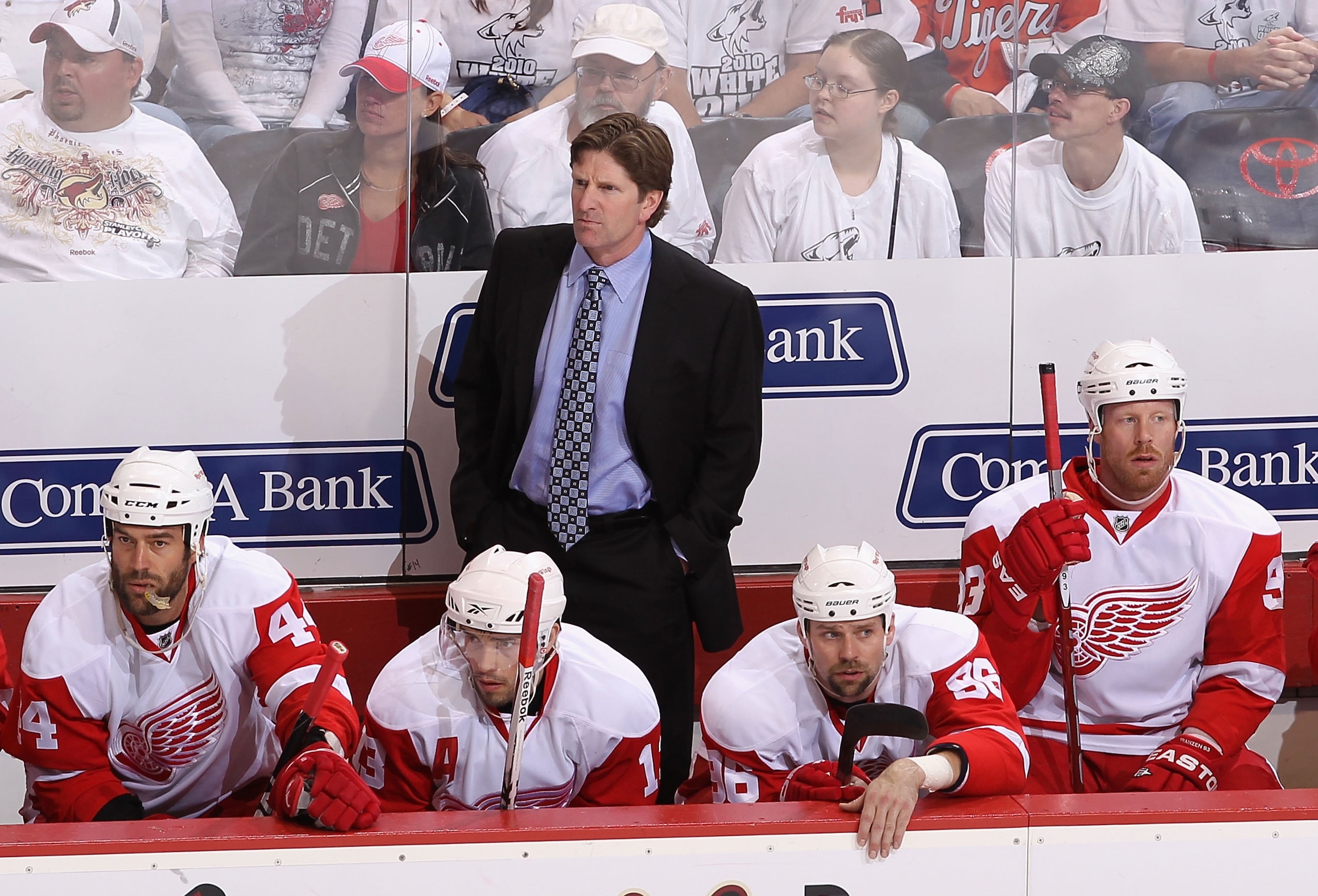 GLENDALE, AZ - APRIL 16:  Head coach Mike Babcock of the Detroit Red Wings watches from the bench in Game Two of the Western Conference Quarterfinals against the Phoenix Coyotes during the 2010 NHL Stanley Cup Playoffs at Jobing.com Arena on April 16, 201