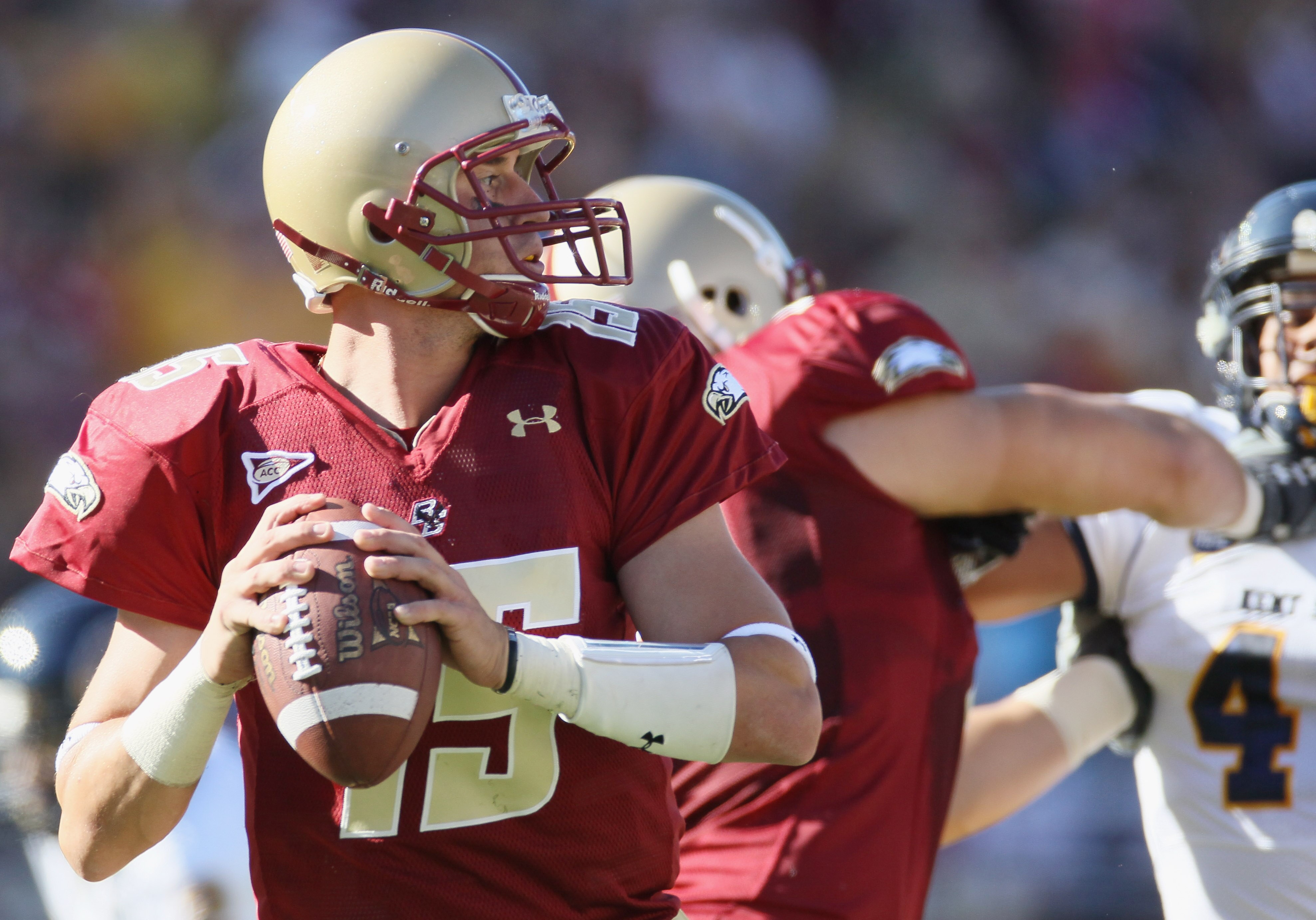 CHESTNUT HILL, MA - SEPTEMBER 11: Dave Shinskie #15 of the Boston College Eagles looks to pass in the first half against the Kent State Golden Flashes on September 11, 2010 at Alumni Stadium in Chestnut Hill, Massachusetts.  (Photo by Elsa/Getty Images)