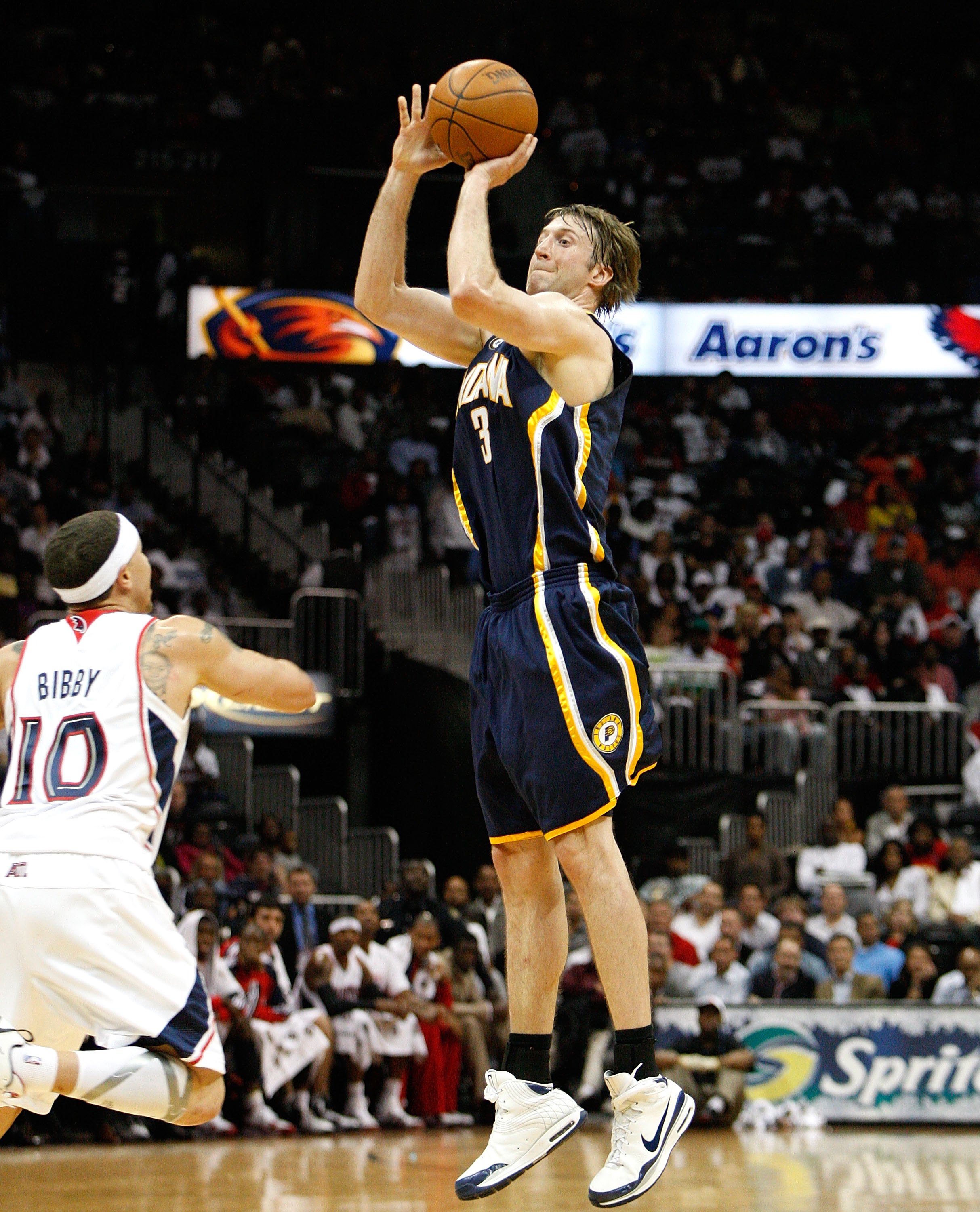ATLANTA - OCTOBER 28:  Troy Murphy #3 of the Indiana Pacers against the Atlanta Hawks at Philips Arena on October 28, 2009 in Atlanta, Georgia.  (Photo by Kevin C. Cox/Getty Images)